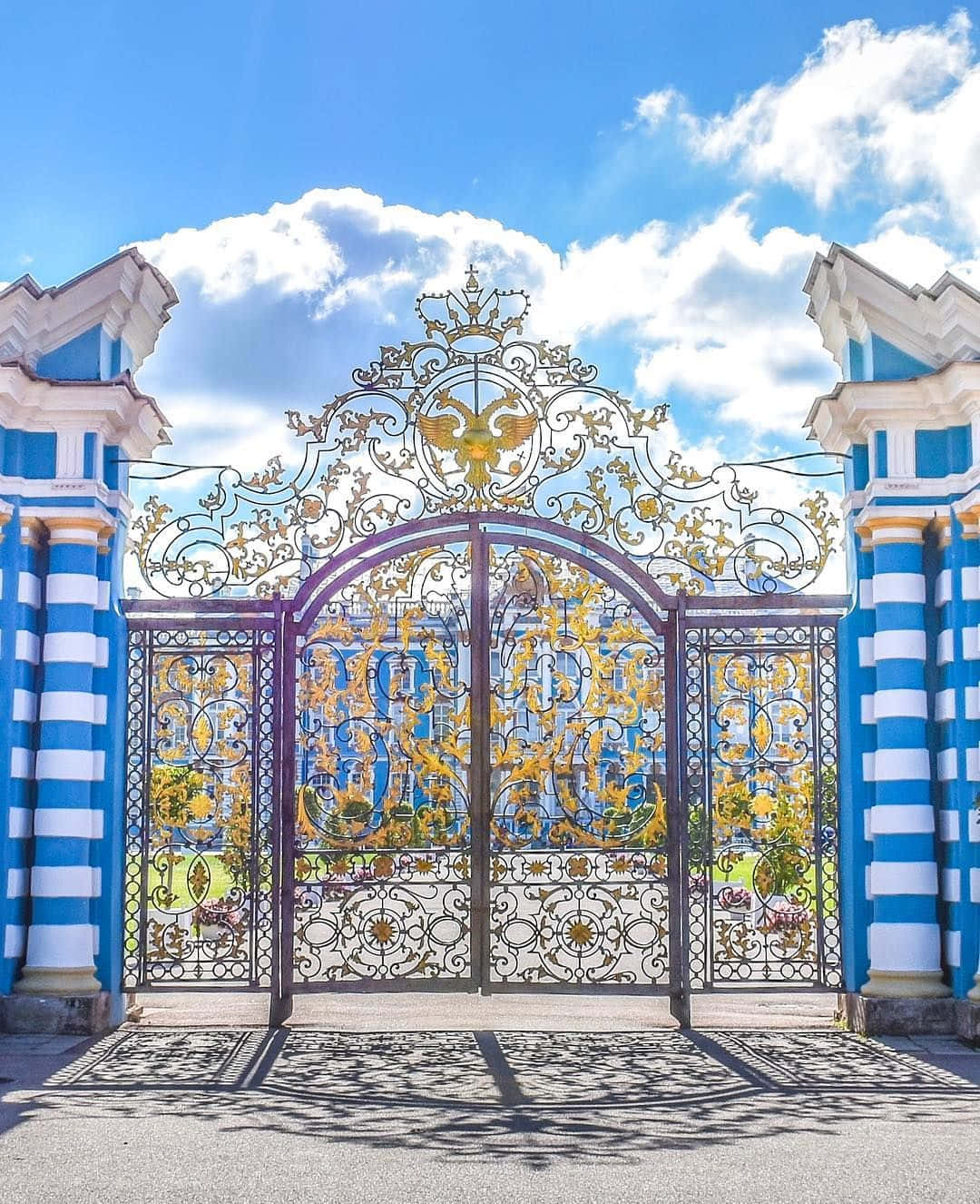 Catherine Palace, golden gate, double-headed eagle emblem, HD Phone Wallpaper