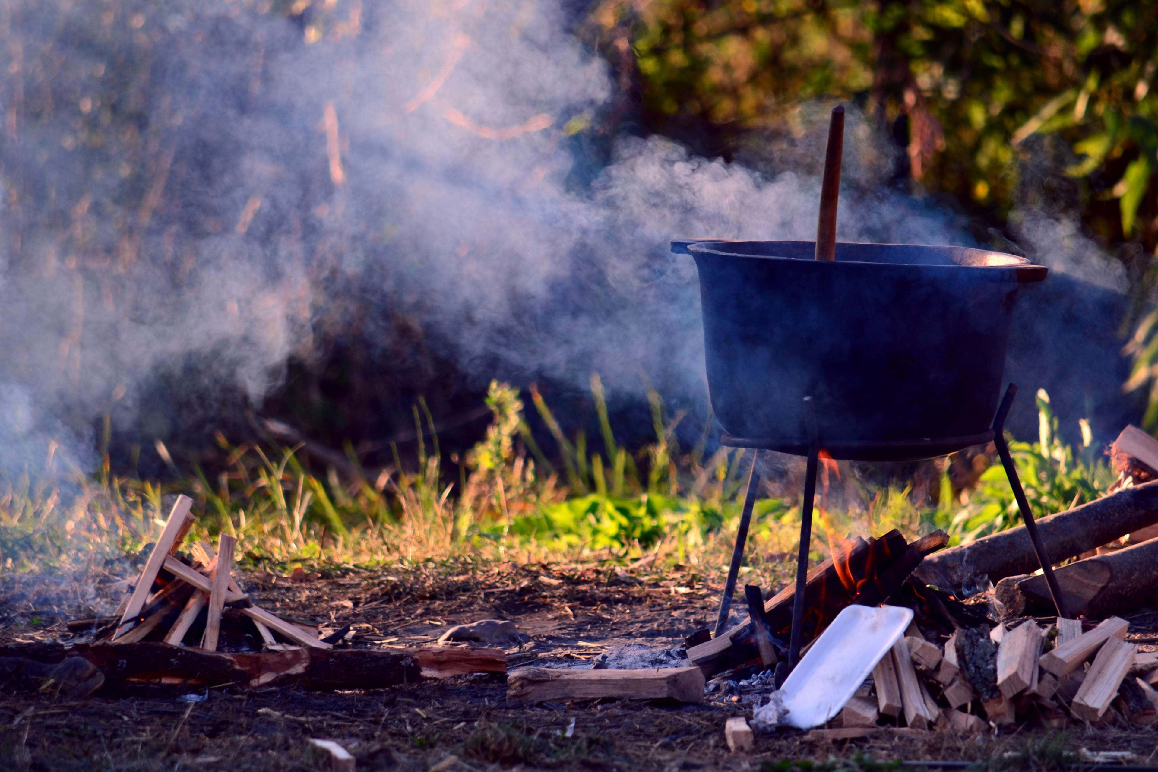 Cauldron, black Dutch oven, campfire, 4K Desktop Wallpaper