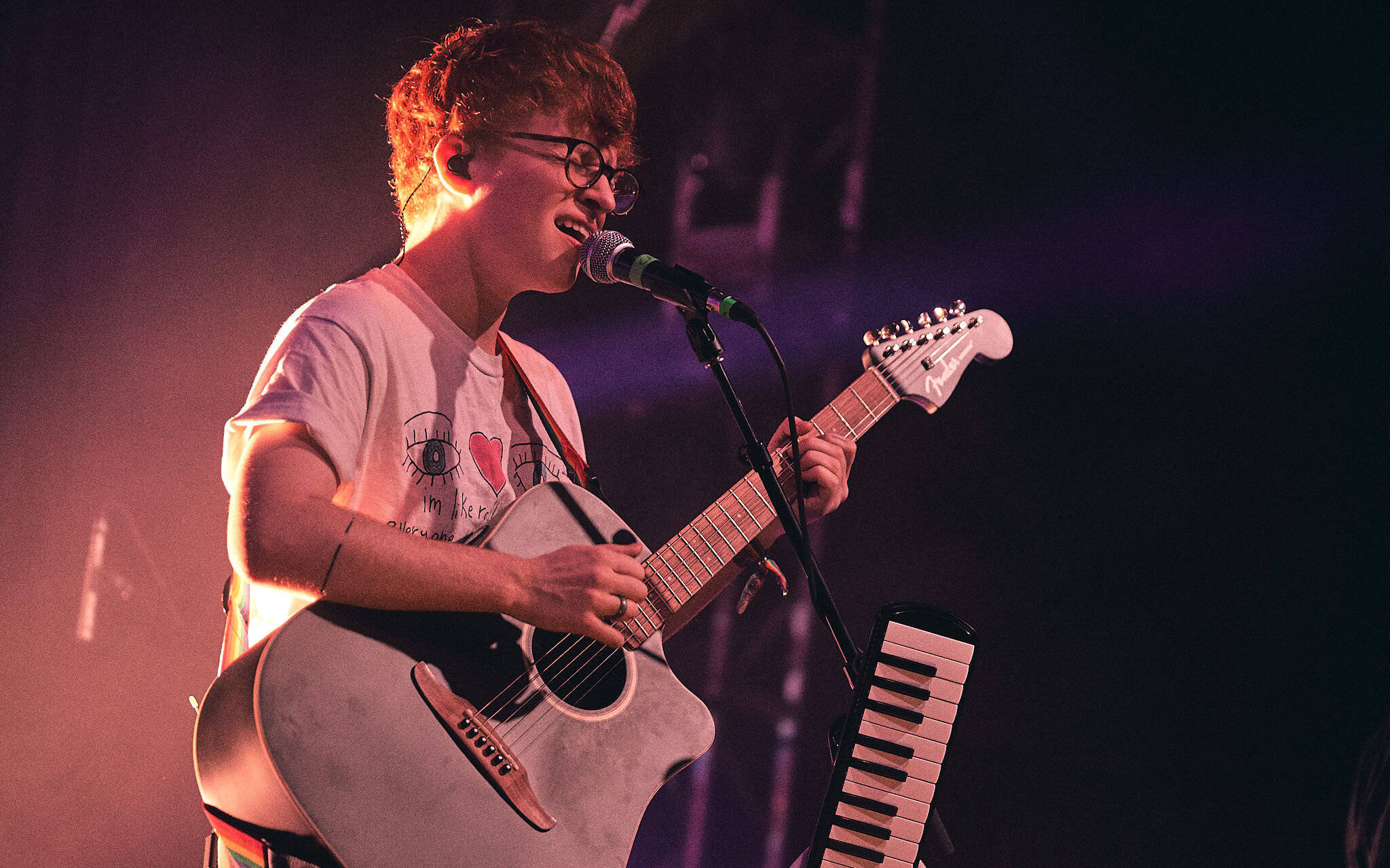 Cavetown, acoustic guitar, mic, Full HD Desktop Wallpaper
