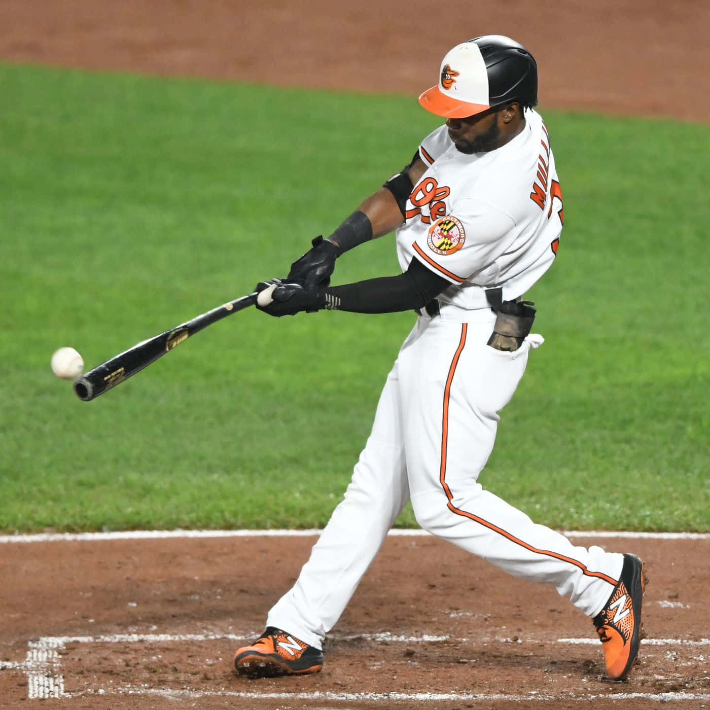 Cedric Mullins, white and orange uniform, dirt field, HD Desktop Wallpaper