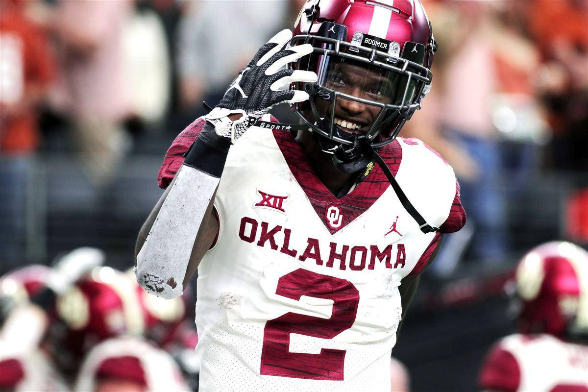 Ceedee Lamb, Oklahoma football player, red and white gear, SD Desktop Wallpaper