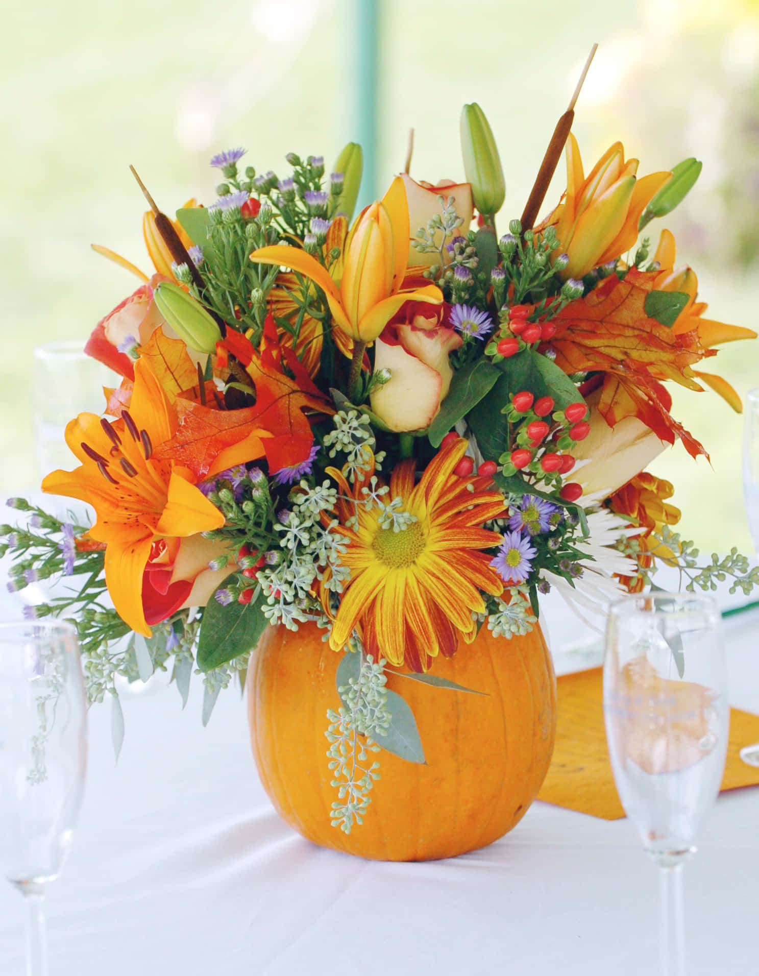 Centerpiece, autumn floral arrangement, carved pumpkin vase, HD Phone Wallpaper