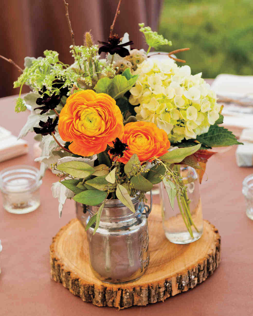 mason jar centerpiece, rustic wood slice, vibrant orange ranunculus, HD Phone Wallpaper