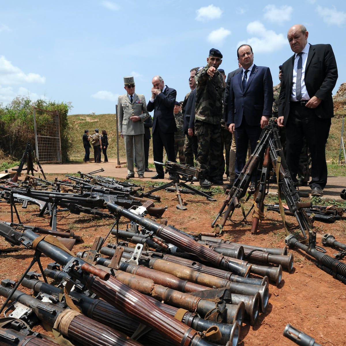 Central African Republic, rifles, artillery, SD Desktop Wallpaper