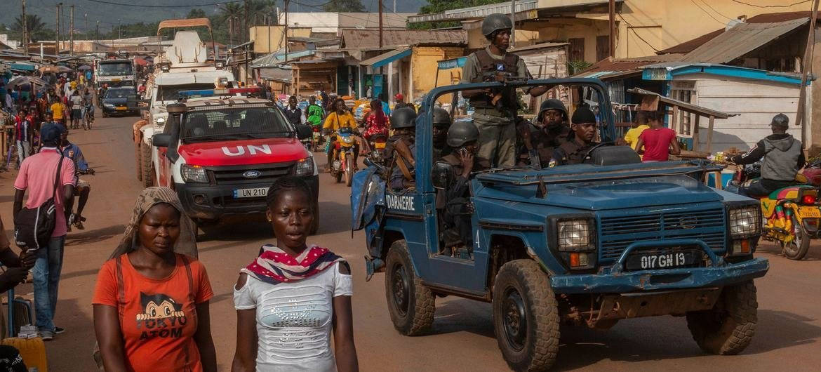 Central African Republic, UN peacekeeping vehicle, blue, SD Desktop Wallpaper