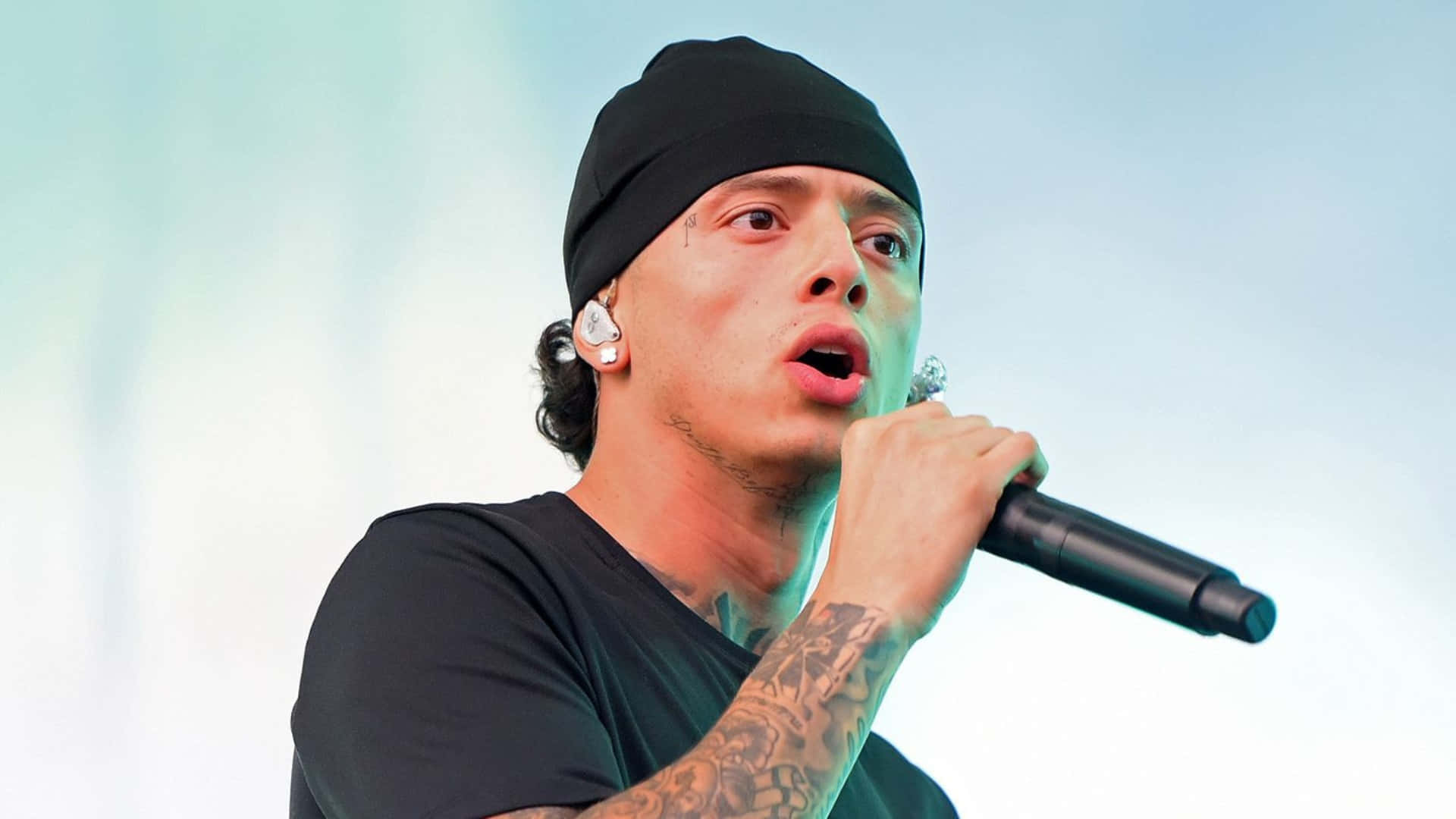 Central Cee, black beanie, microphone, Full HD Desktop Wallpaper