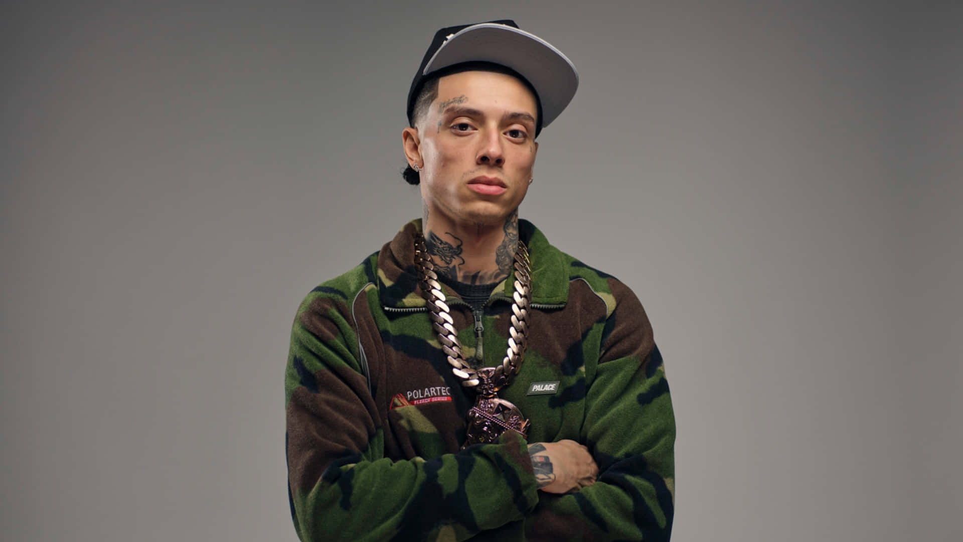 Central Cee, camouflage hoodie, gold chain, Full HD Desktop Wallpaper