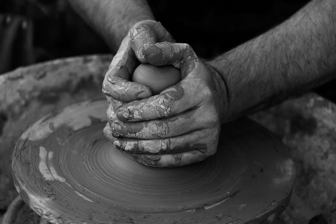 pottery wheel, hands covered in clay, spinning pot, SD Desktop Wallpaper