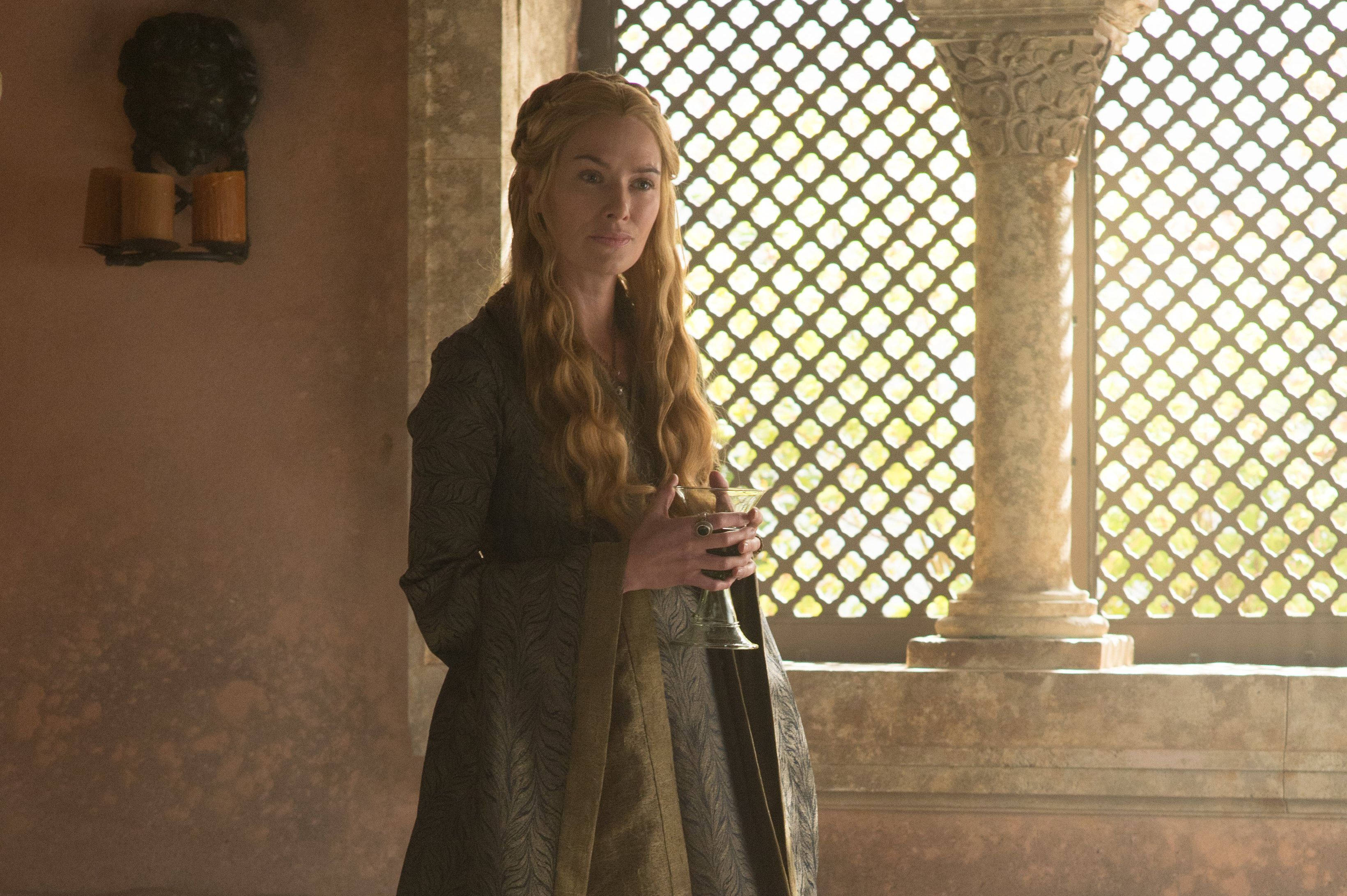 Cersei Lannister, long blonde hair, sunlit stone balcony, 2K Desktop Wallpaper
