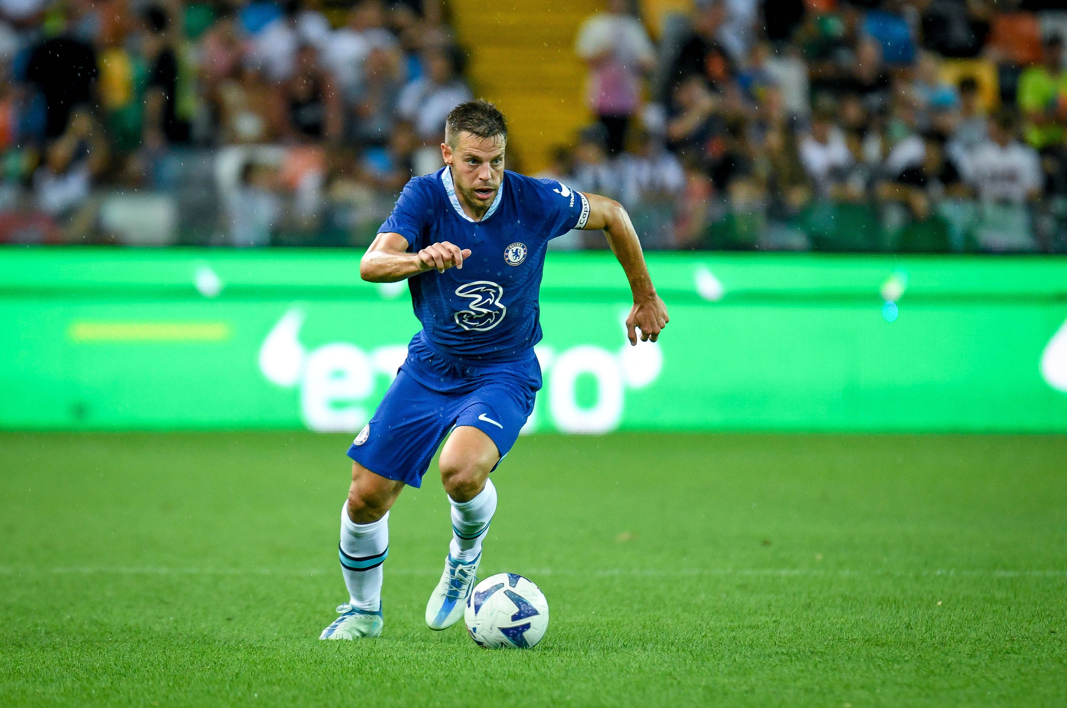 César Azpilicueta, blue Chelsea kit, vibrant green pitch, 4K Desktop Wallpaper