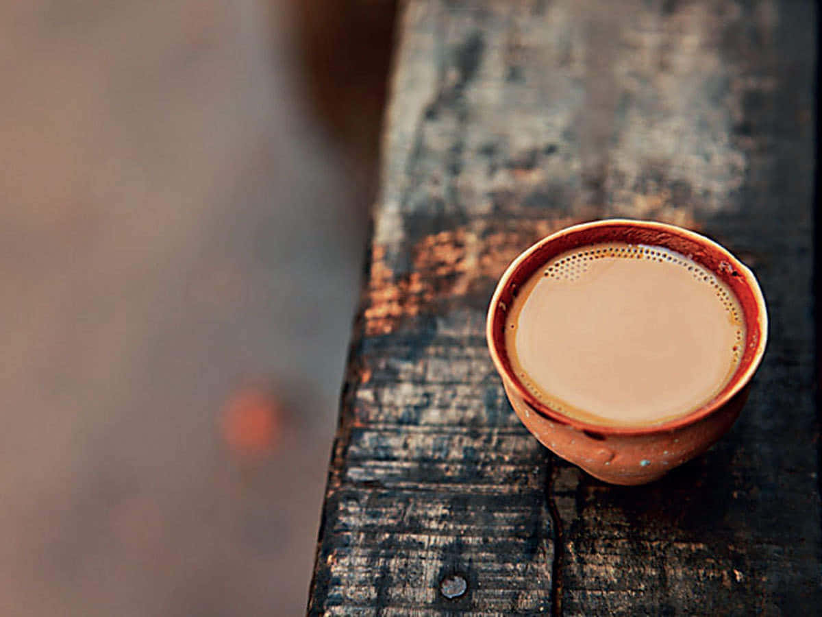 clay cup, frothy tea, weathered wooden surface, SD Desktop Wallpaper