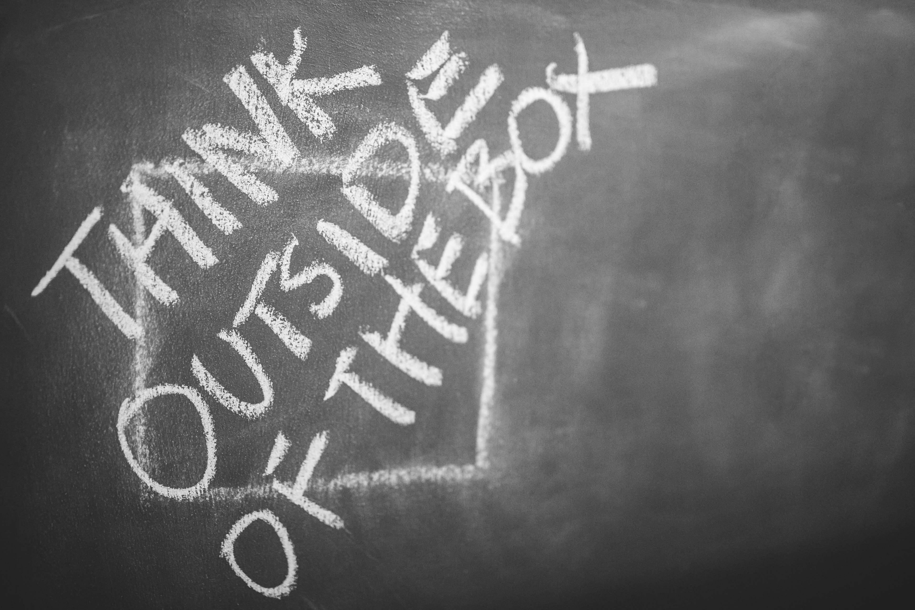 chalkboard, THINK OUTSIDE THE BOX, white chalk, 4K Desktop Wallpaper