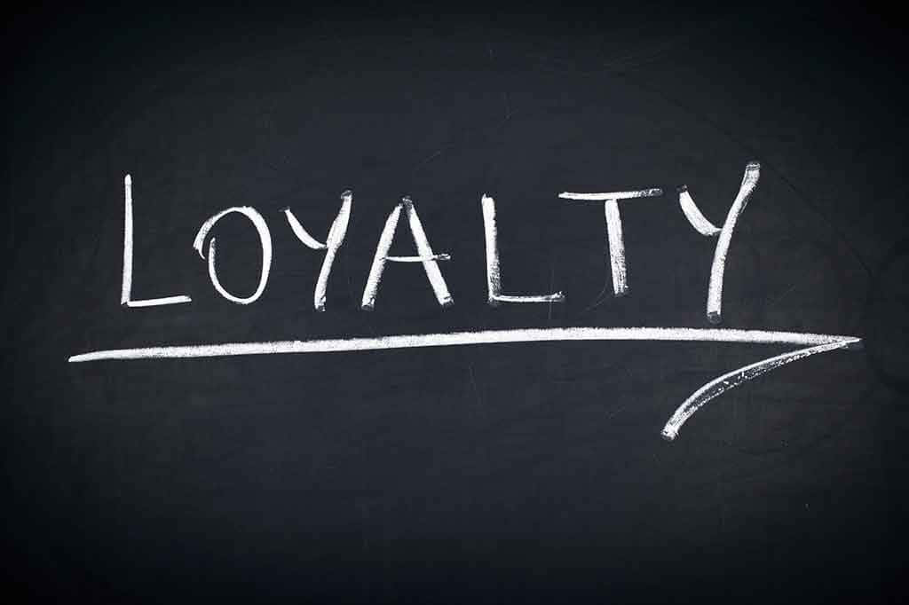 loyalty, white chalk, dark chalkboard, SD Desktop Wallpaper