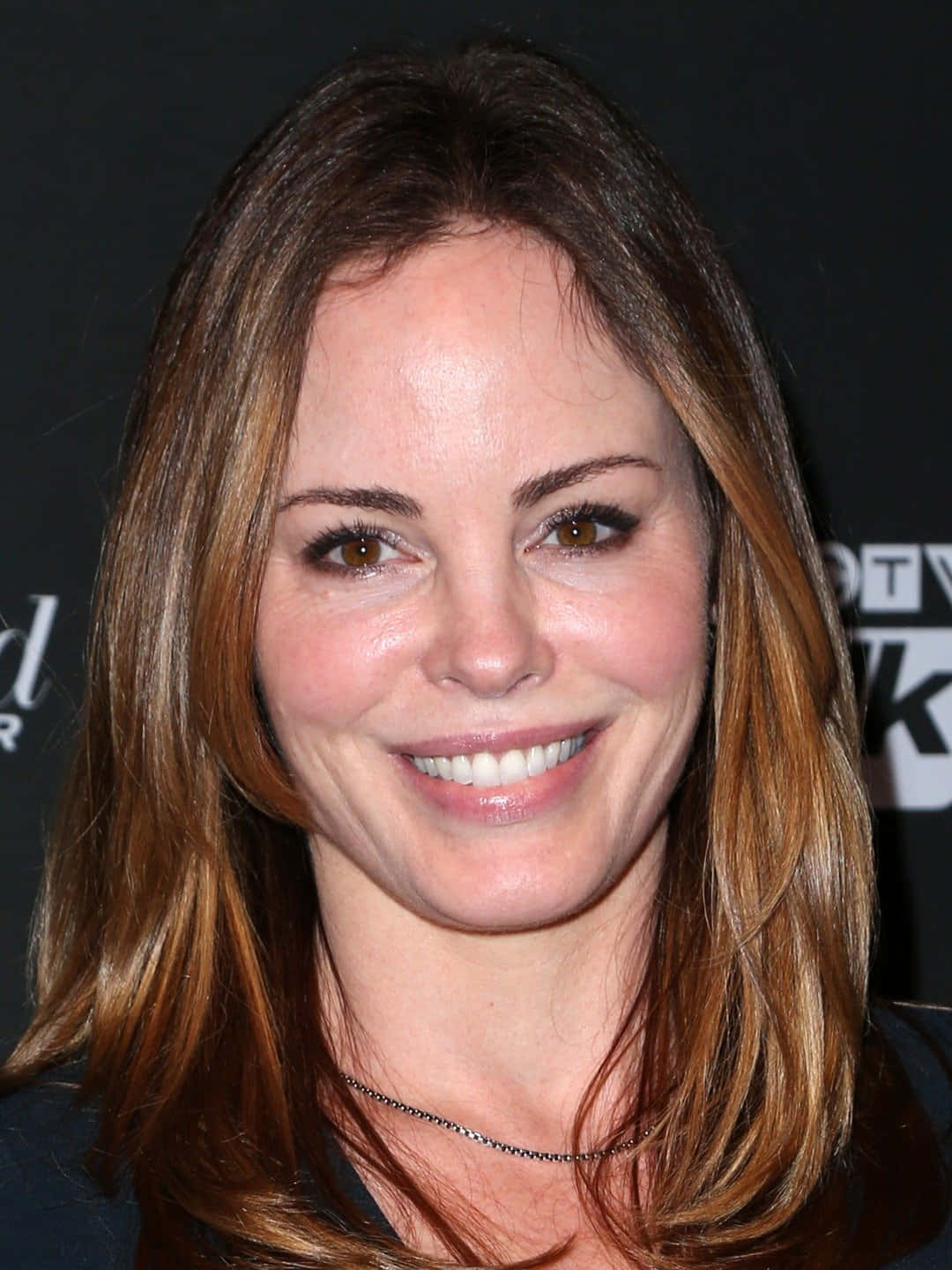 Chandra West, elegant black dress, long brown hair, HD Phone Wallpaper