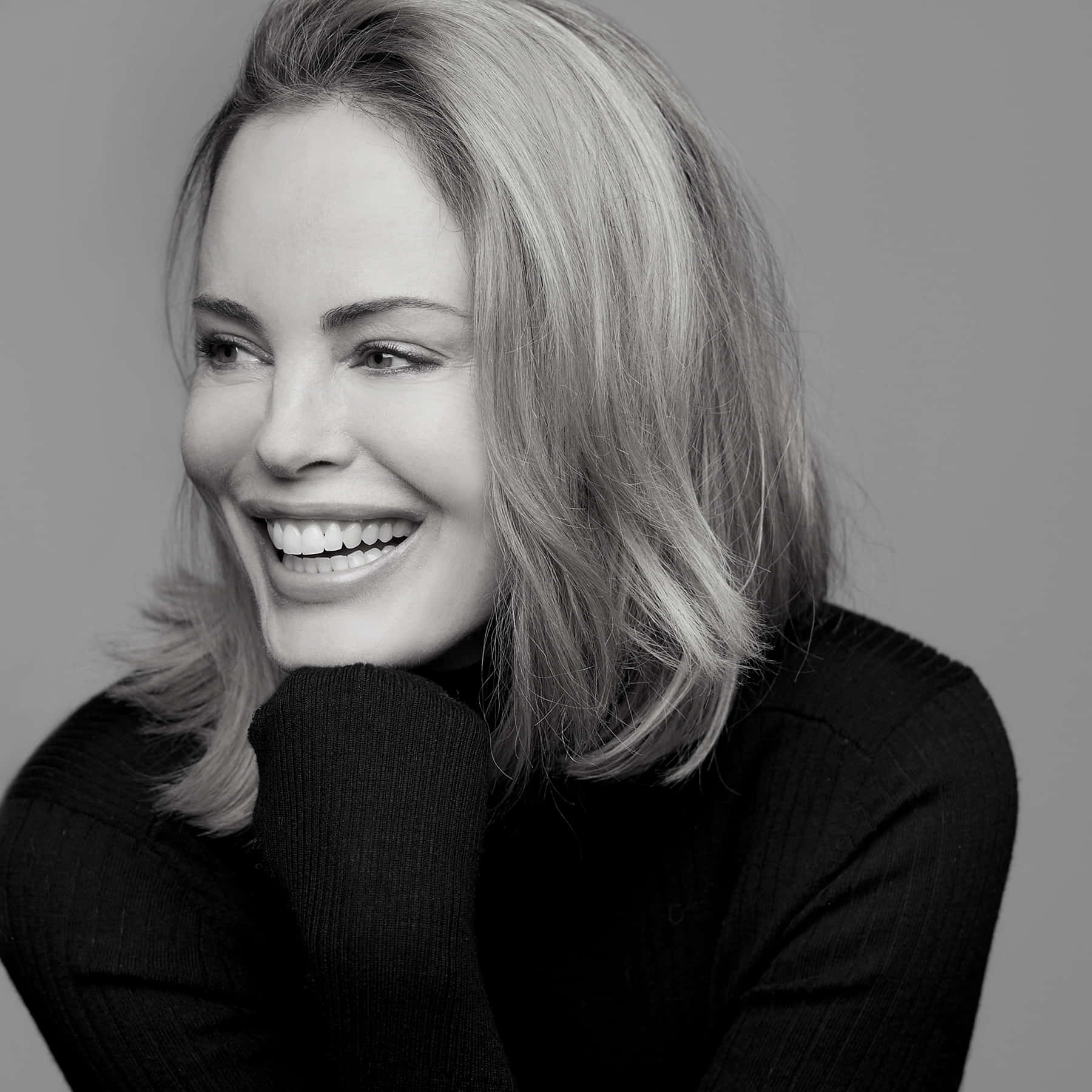 Chandra West, black and white portrait, shoulder-length hair, HD Desktop Wallpaper