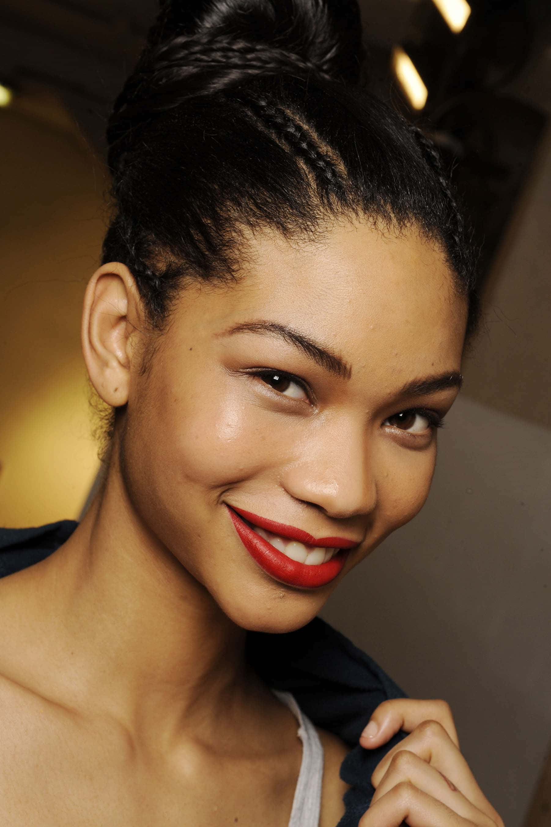 Chanel Iman, red lipstick, smile, 2K Phone Wallpaper