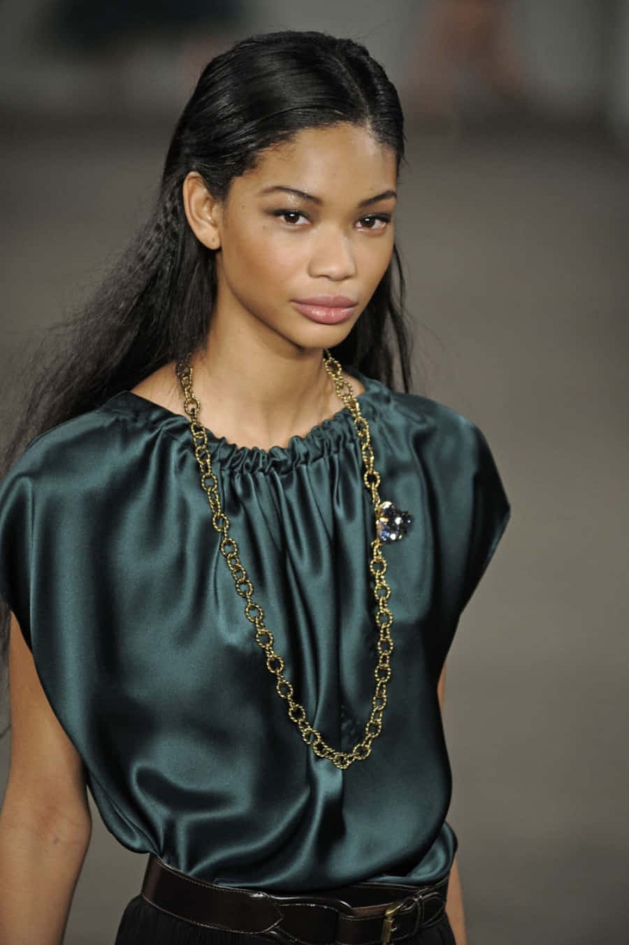 Chanel Iman, emerald satin top, gold chain necklace, HD Phone Wallpaper