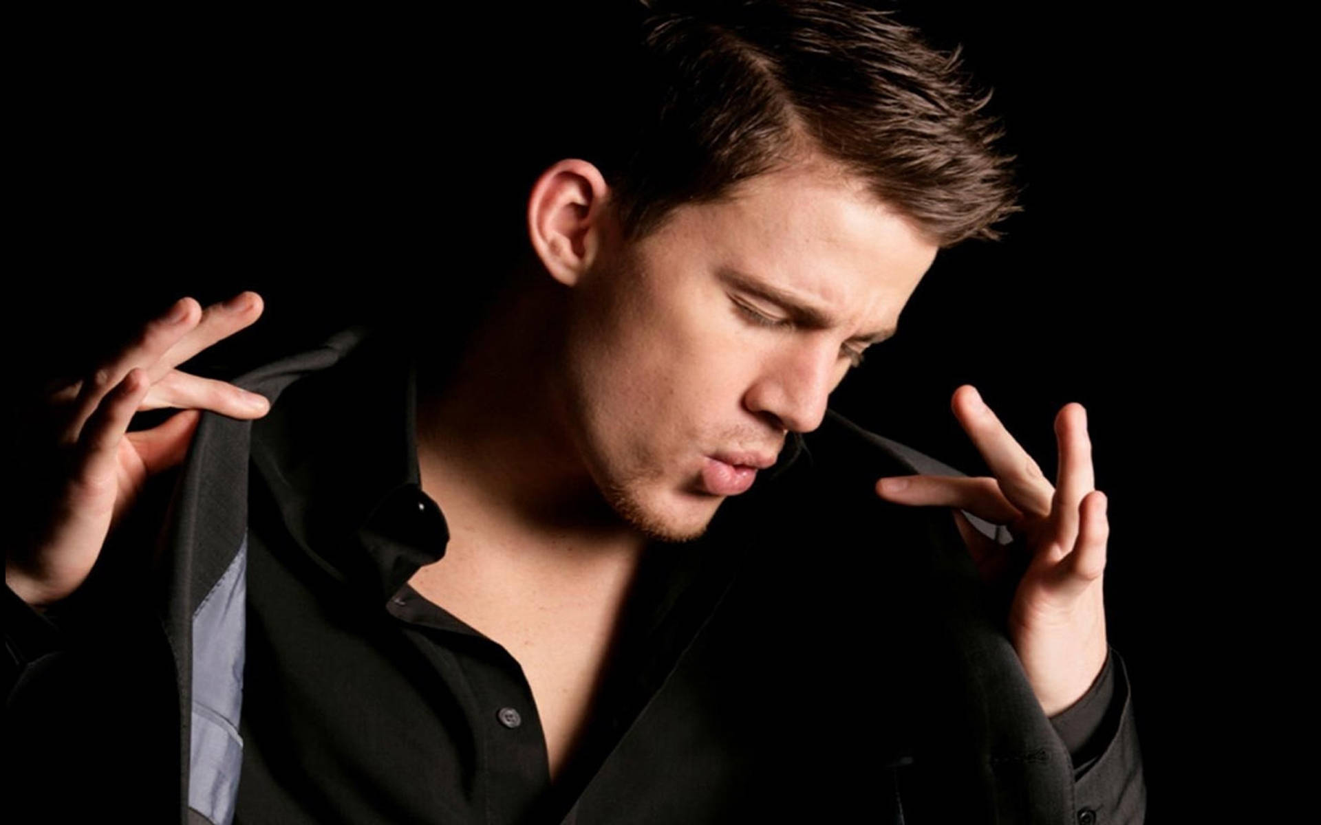 Channing Tatum, black shirt, peace sign, Full HD Desktop Wallpaper