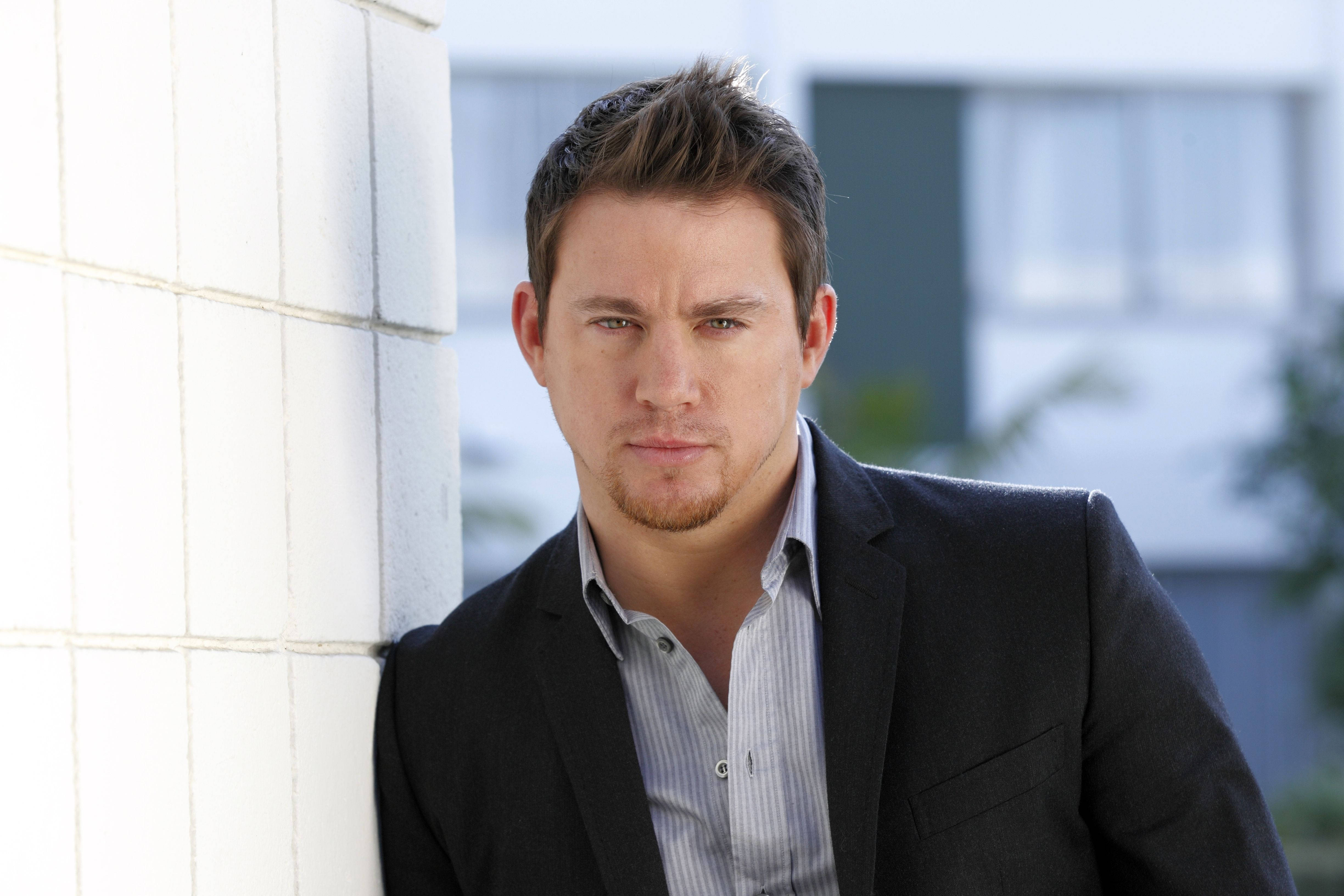 Channing Tatum, dark blazer, white tiled wall, 4K Desktop Wallpaper