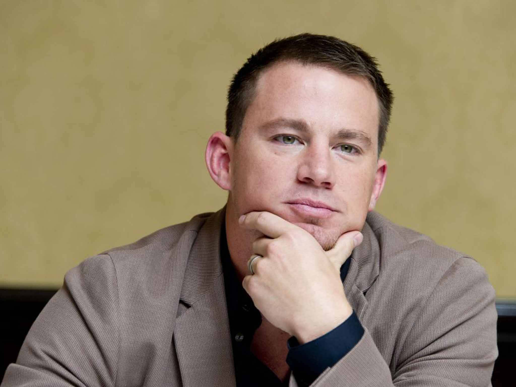 Channing Tatum, beige blazer, muted yellow wall, Full HD Desktop Wallpaper