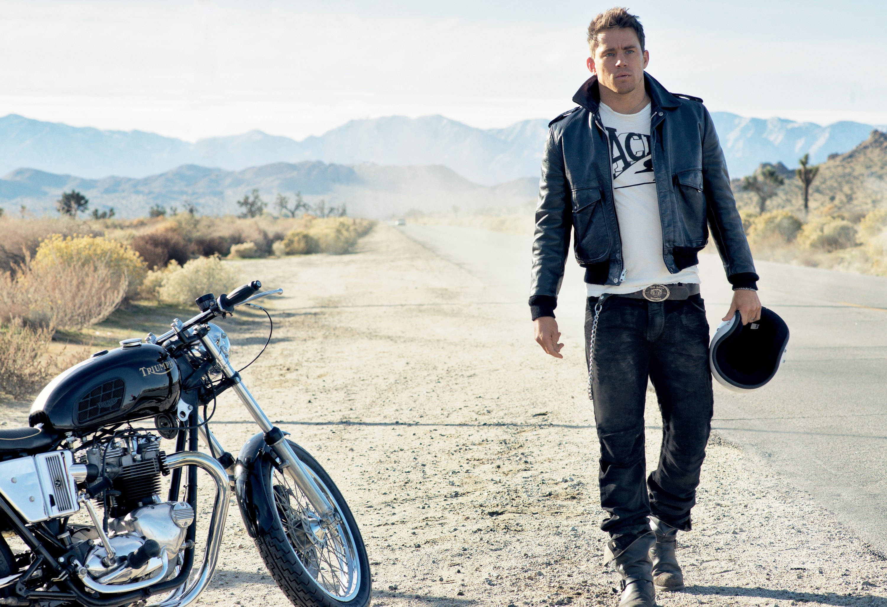 Channing Tatum, leather jacket, classic black Triumph motorcycle, 2K Desktop Wallpaper