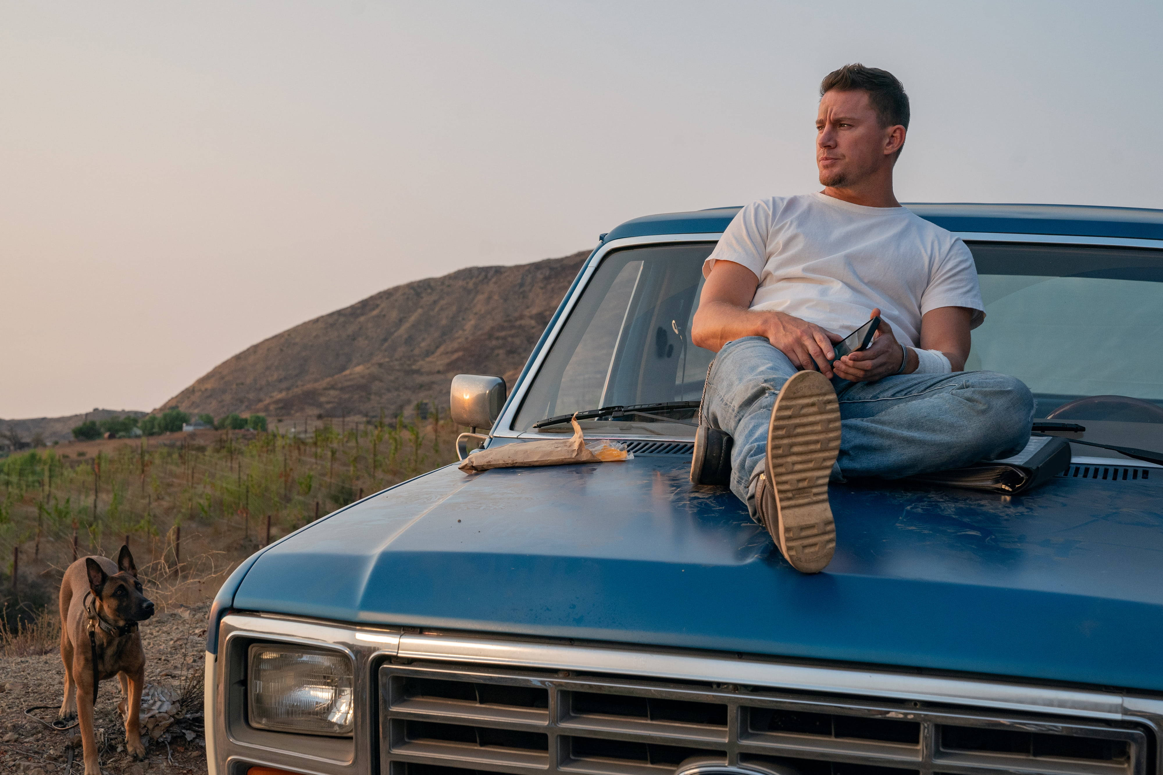 Channing Tatum, white tee, blue vintage truck, 4K Desktop Wallpaper