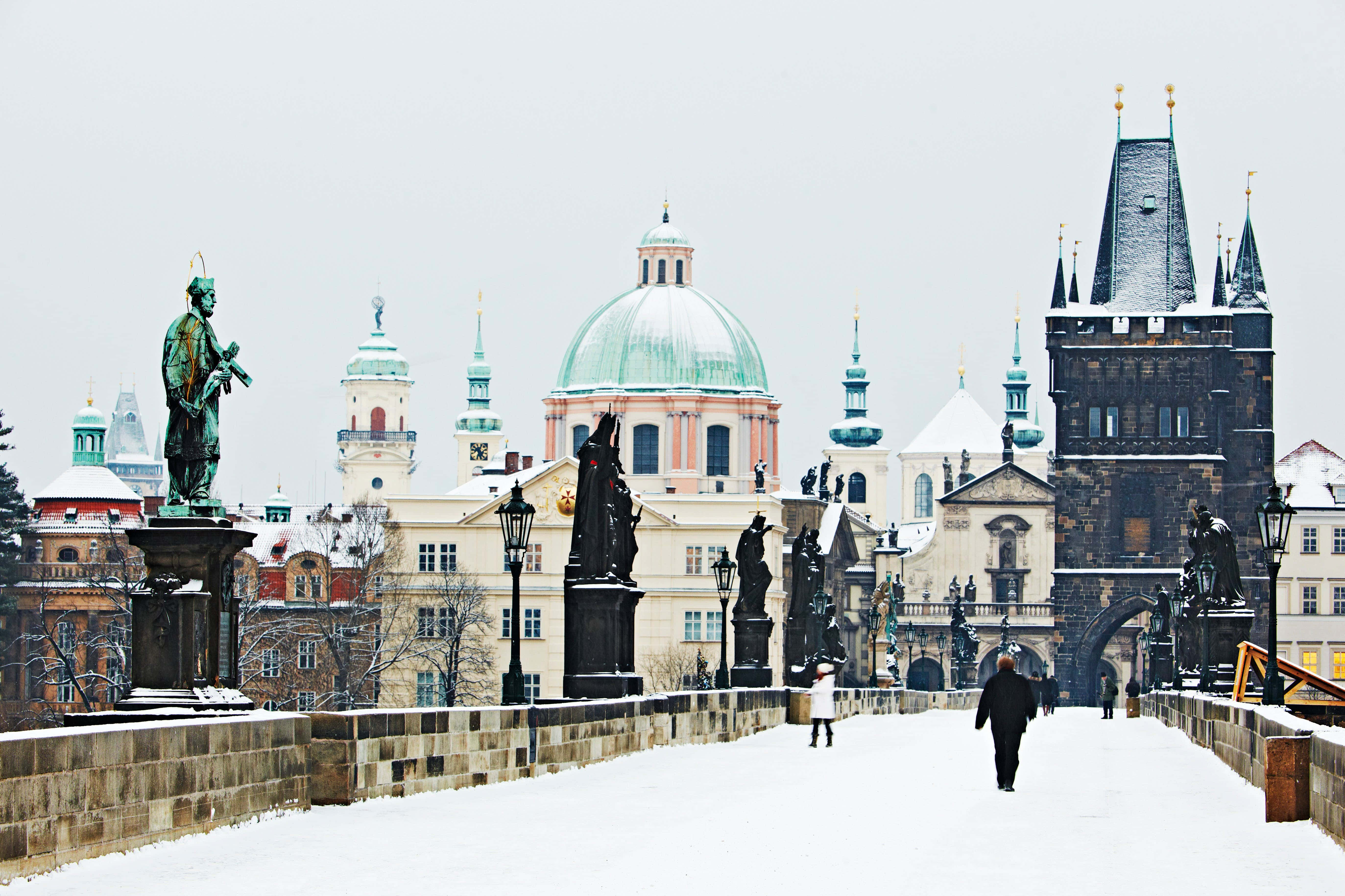 Charles Bridge, snow, statues, 5K Desktop Wallpaper