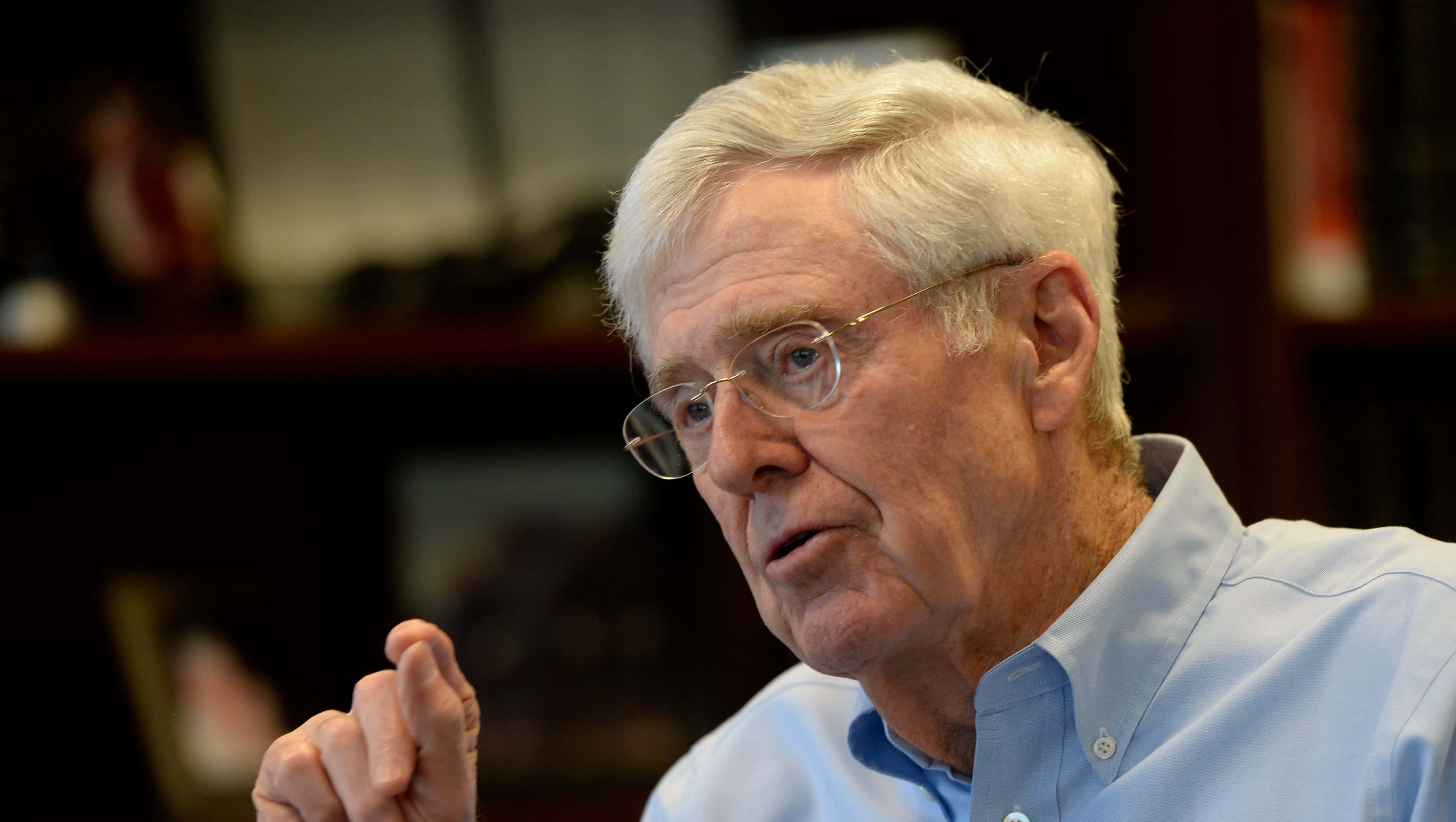 Charles G. Koch, hand gesture, white hair, 4K Desktop Wallpaper