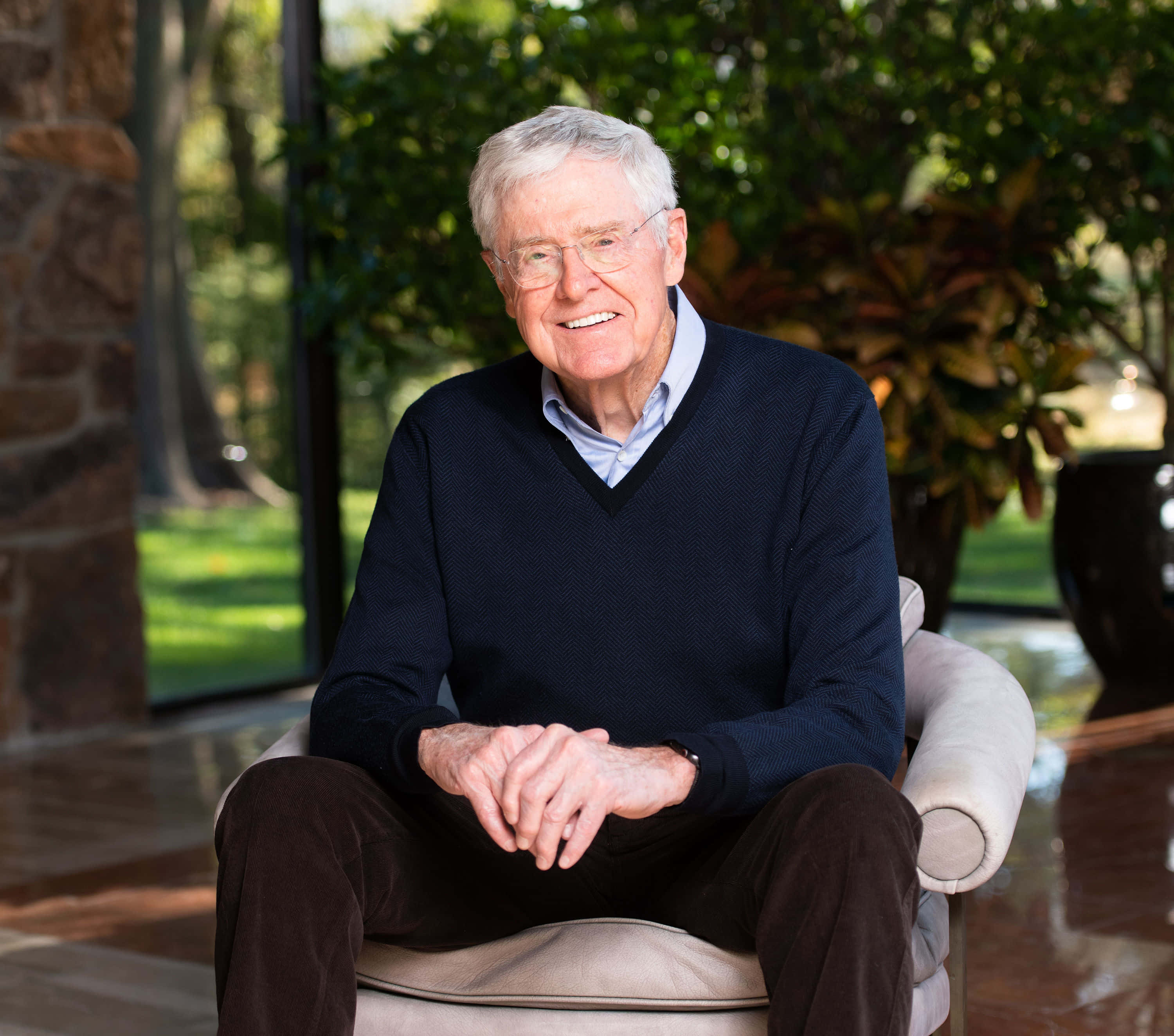 Charles G. Koch, white hair, glasses, 2K Desktop Wallpaper