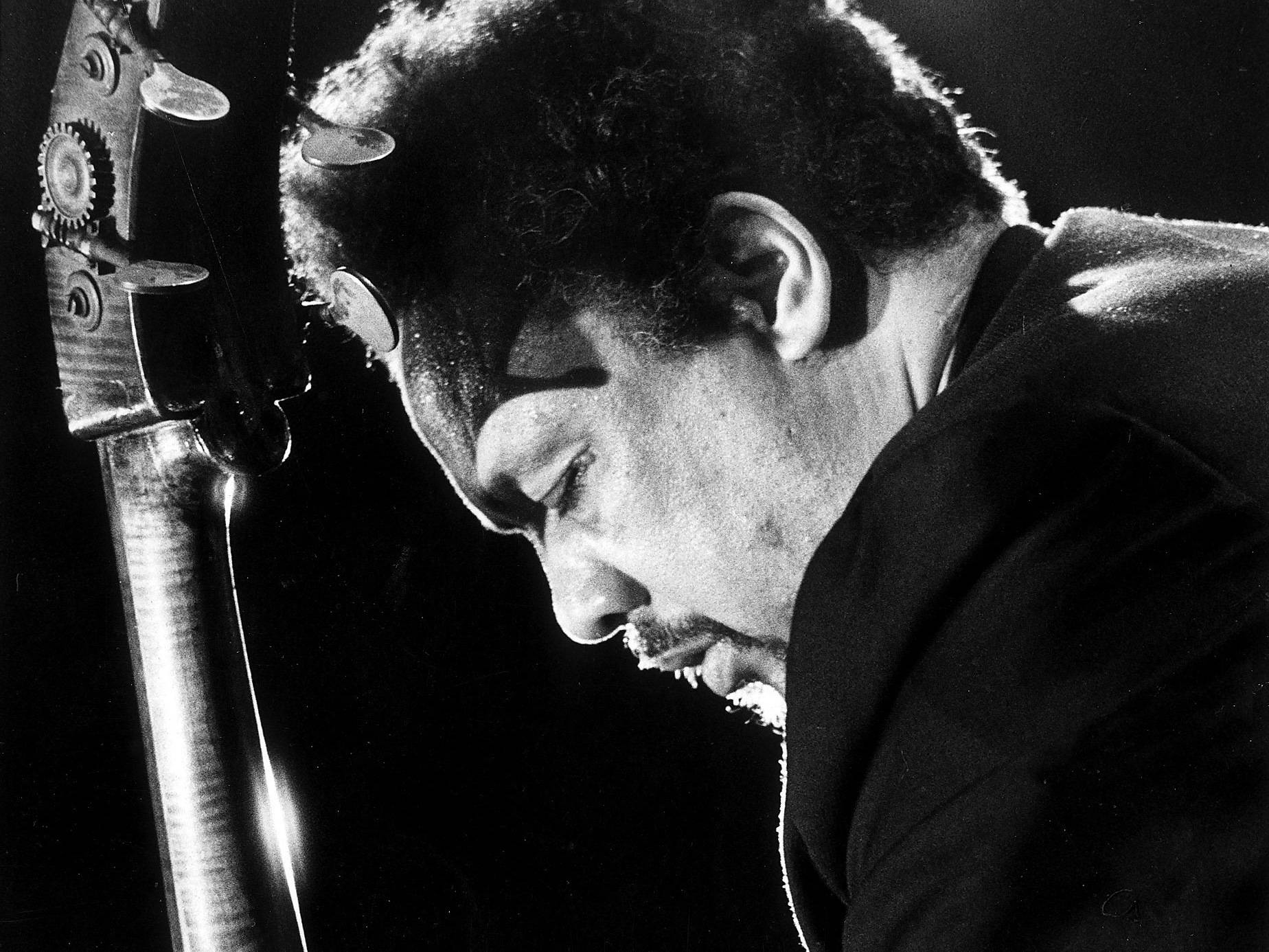 Charles Mingus, bass guitar, dramatic stage lighting, HD Desktop Wallpaper