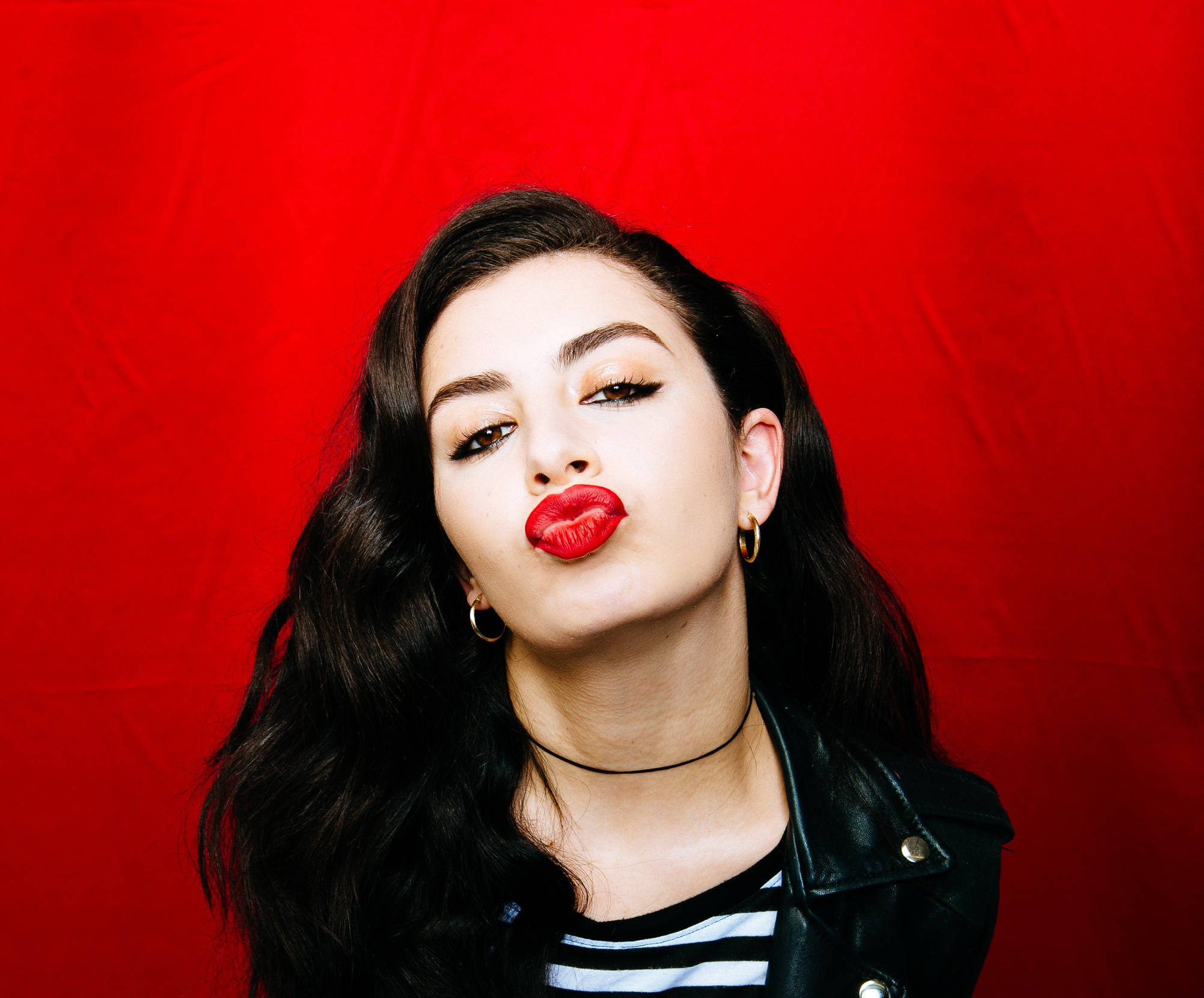 Charli Xcx, dark hair, bold red lips, Full HD Desktop Wallpaper