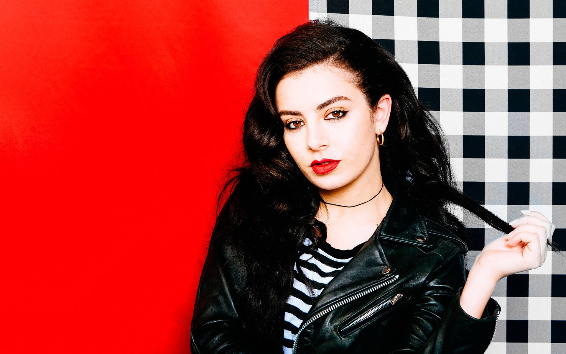 Charli Xcx, DIY 2014, red wall, Full HD Desktop Wallpaper