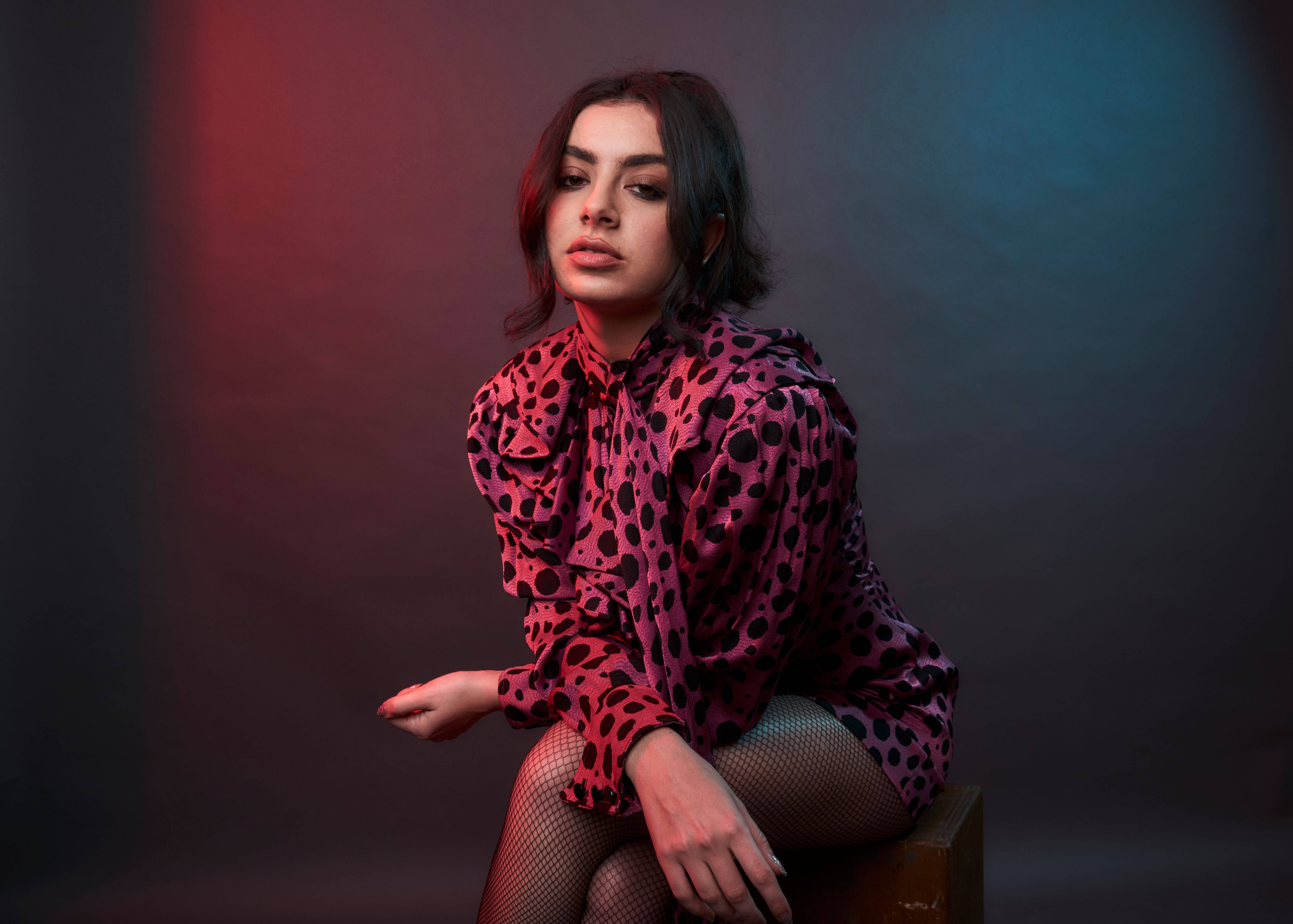 Charli Xcx, leopard print, pink leopard print blouse, 8K Desktop Wallpaper