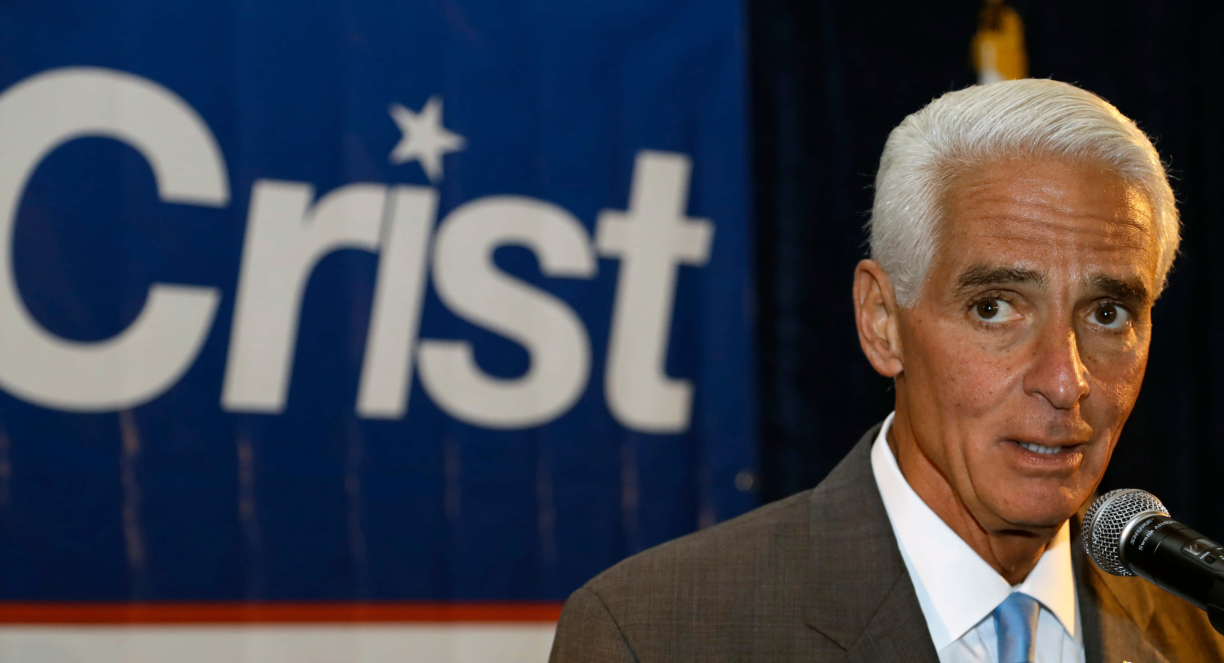 Charlie Crist, white hair, microphone, 4K Desktop Wallpaper