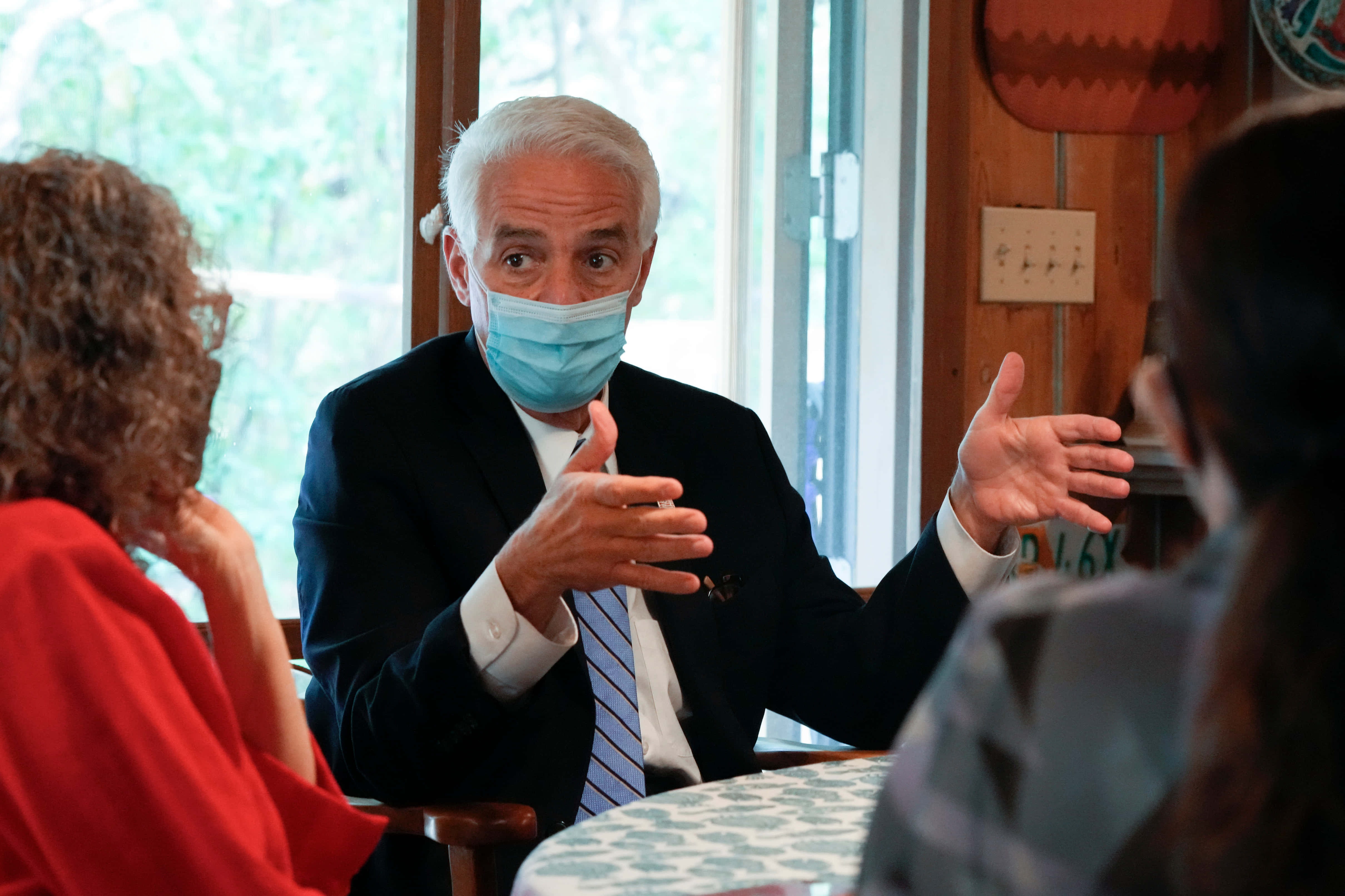 Charlie Crist, blue face mask, suit, 4K Desktop Wallpaper