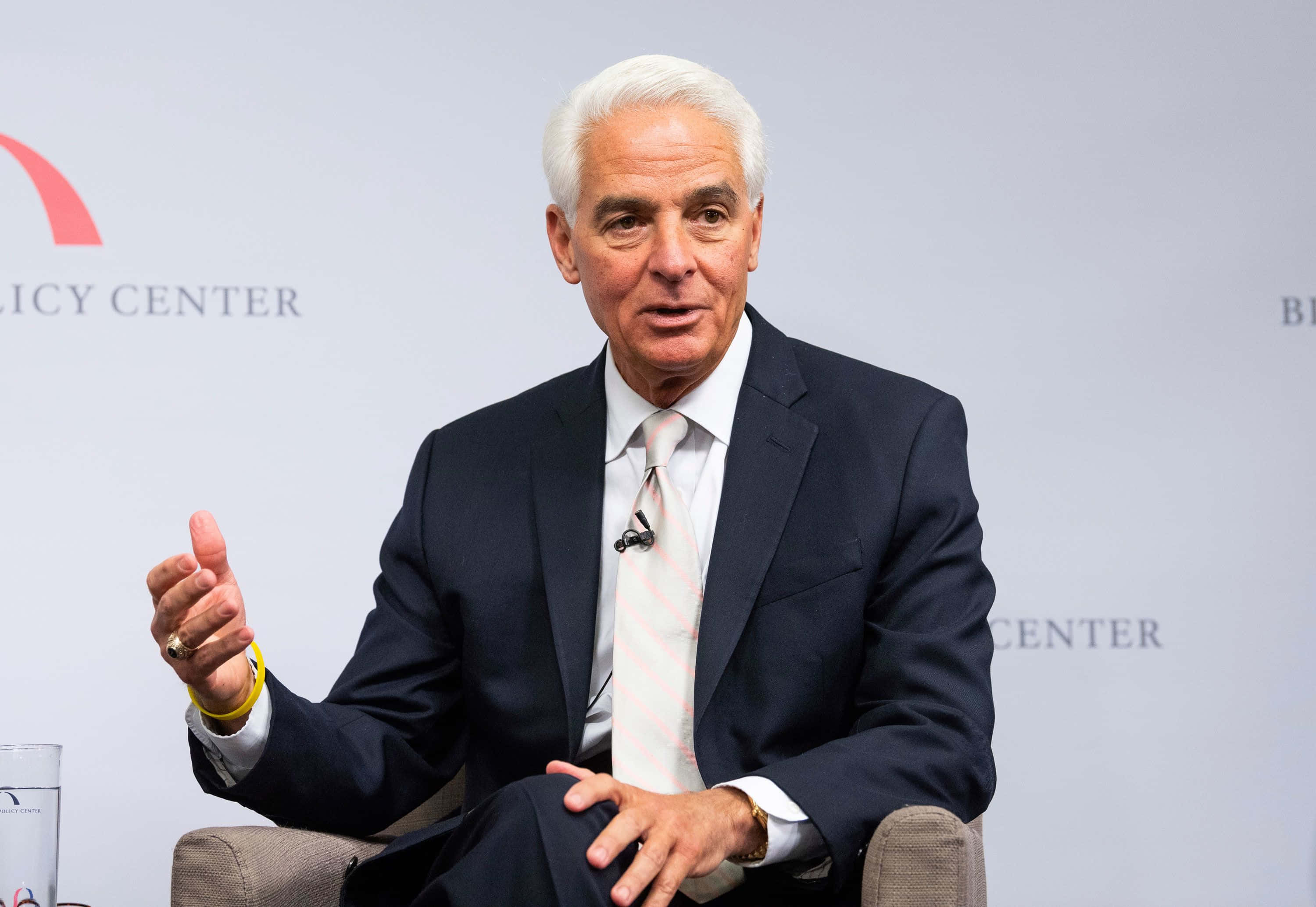 Charlie Crist, formal attire, dark suit, 2K Desktop Wallpaper