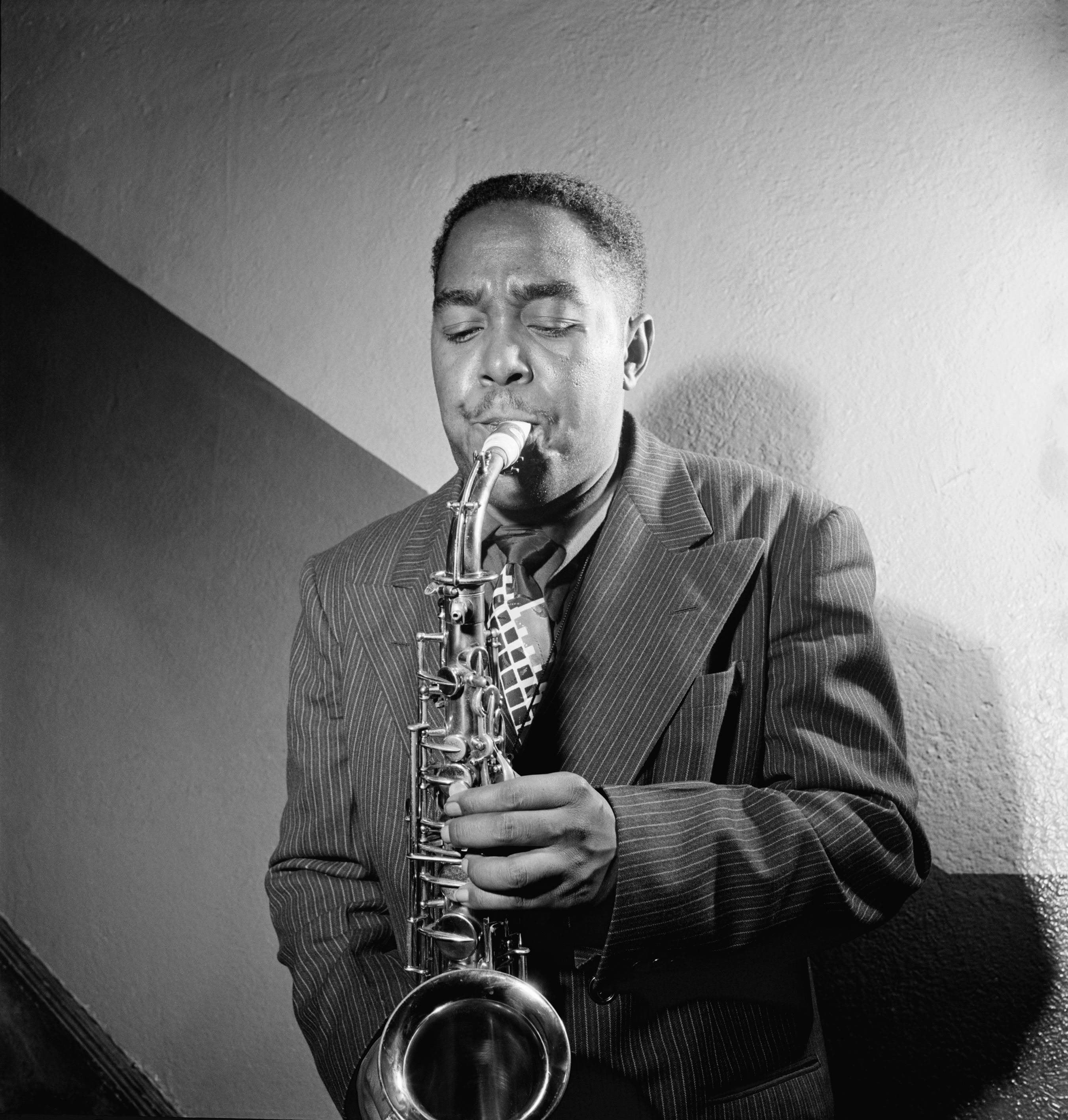 Charlie Parker, saxophone, pinstripe suit, 2K Phone Wallpaper