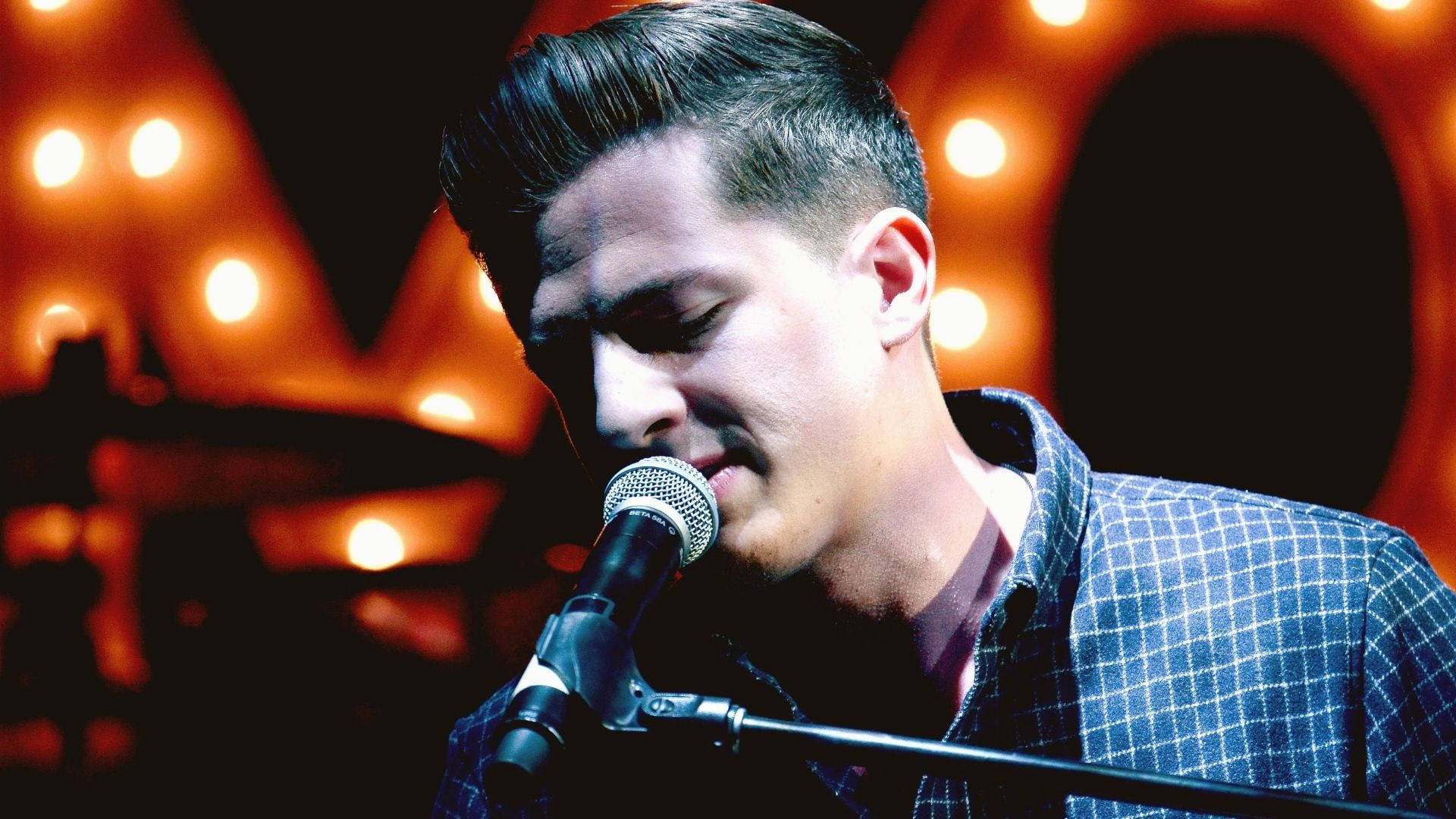 Charlie Puth, dark stage, warm stage lights, Full HD Desktop Wallpaper