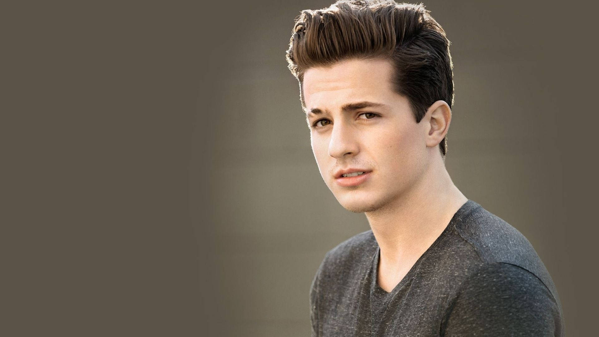 Charlie Puth, gray v-neck shirt, muted gray background, Full HD Desktop Wallpaper