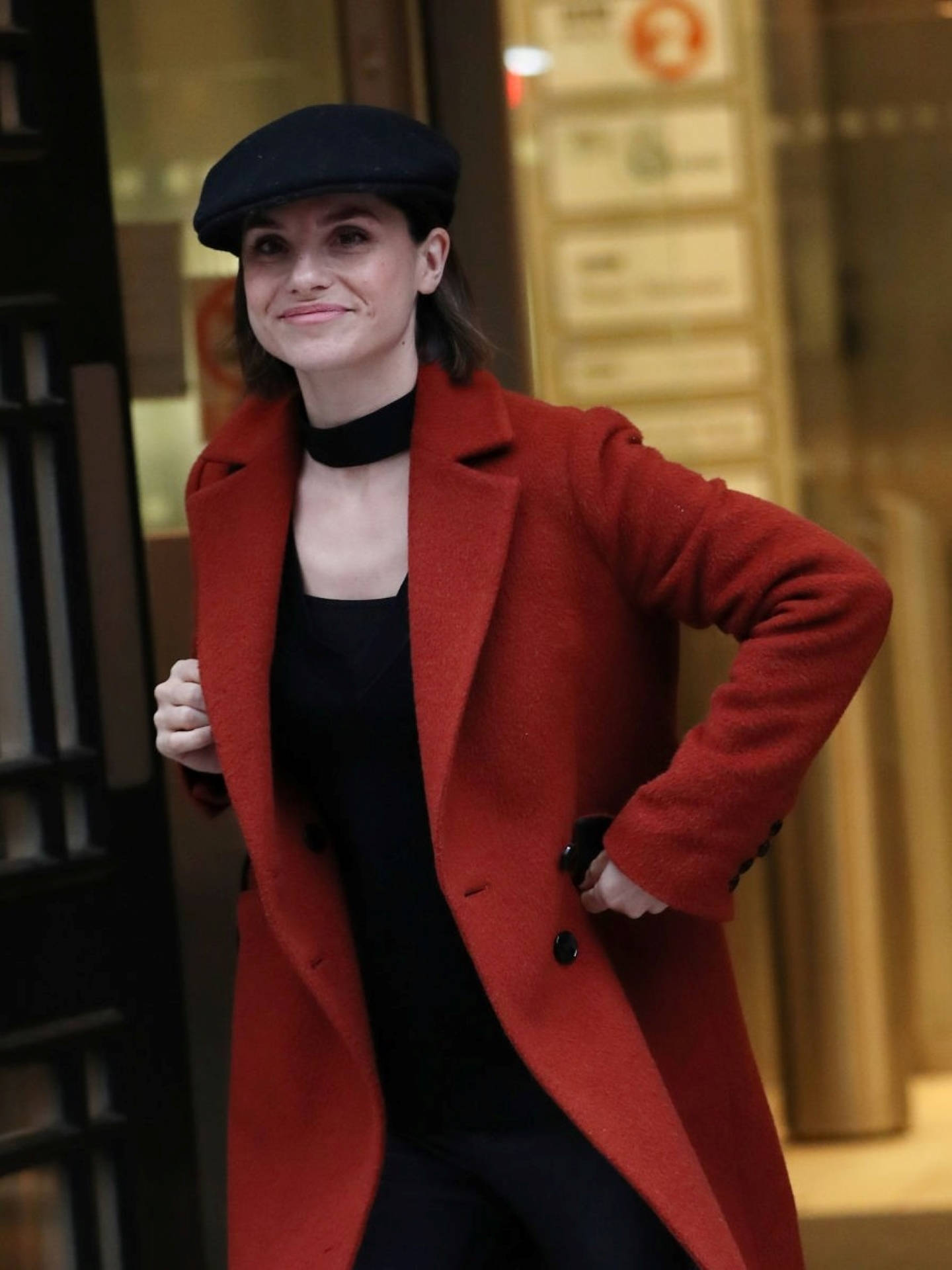Charlotte Riley, red coat, black beret, Full HD Phone Wallpaper