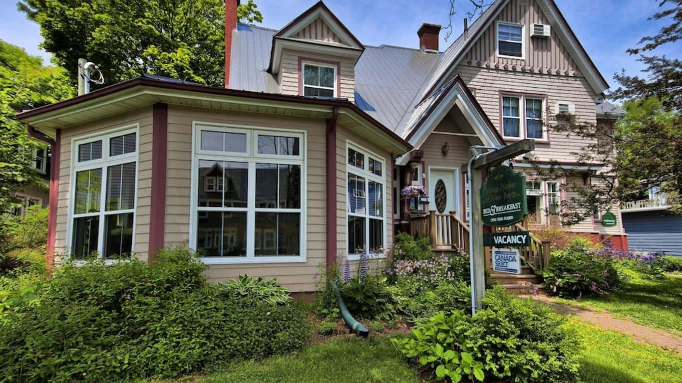 Charlottetown, beige Victorian-style house, white trim, HD Desktop Wallpaper