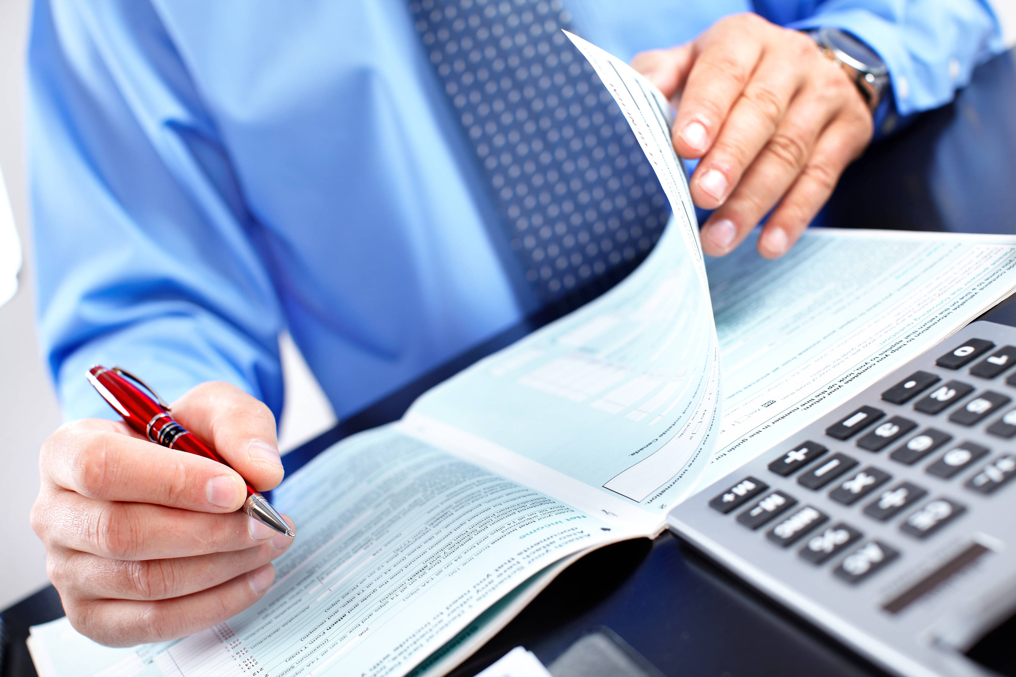 Chartered Accountant, blue shirt, tie, 2K Desktop Wallpaper