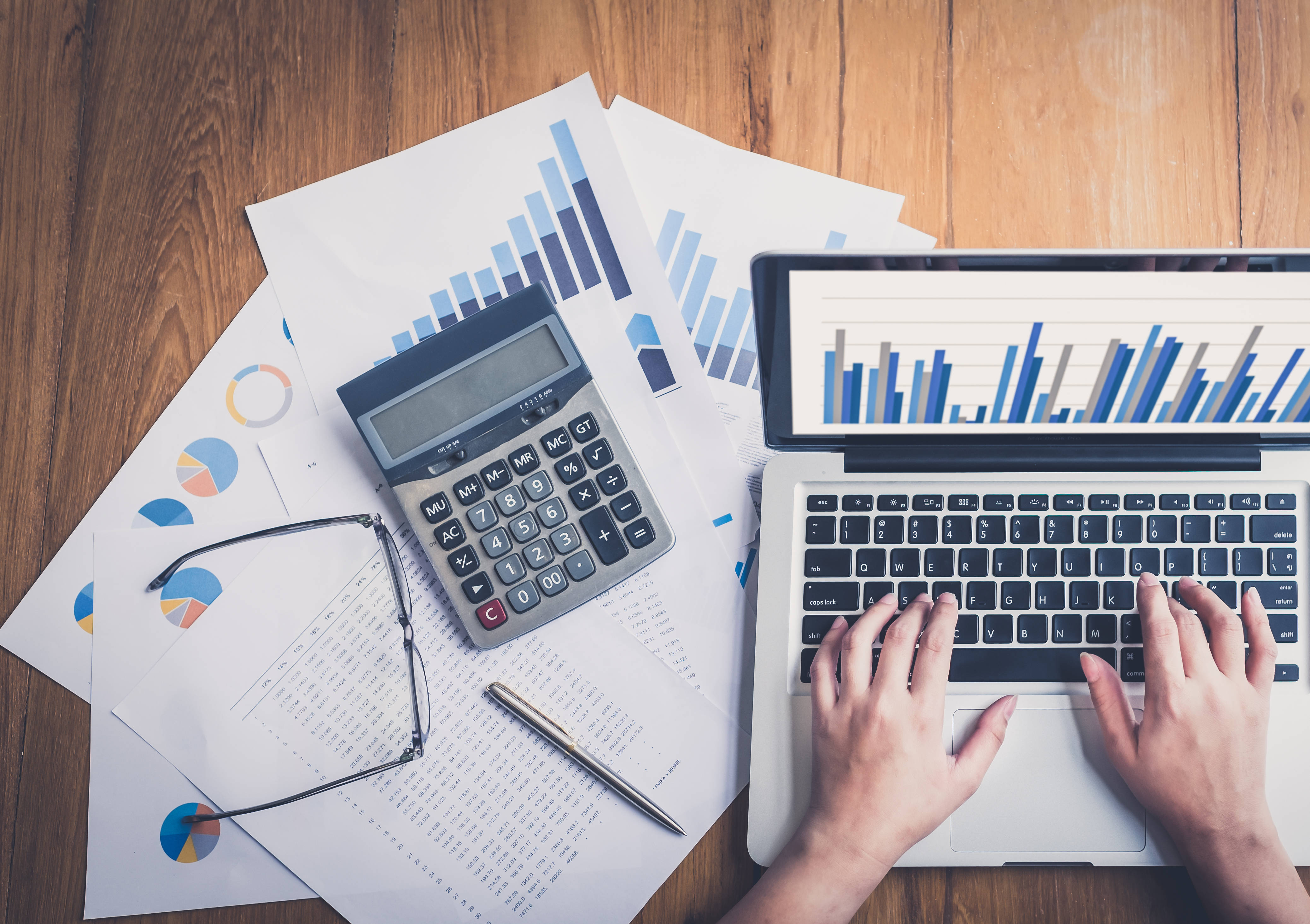Chartered Accountant, laptop, financial charts, 4K Desktop Wallpaper