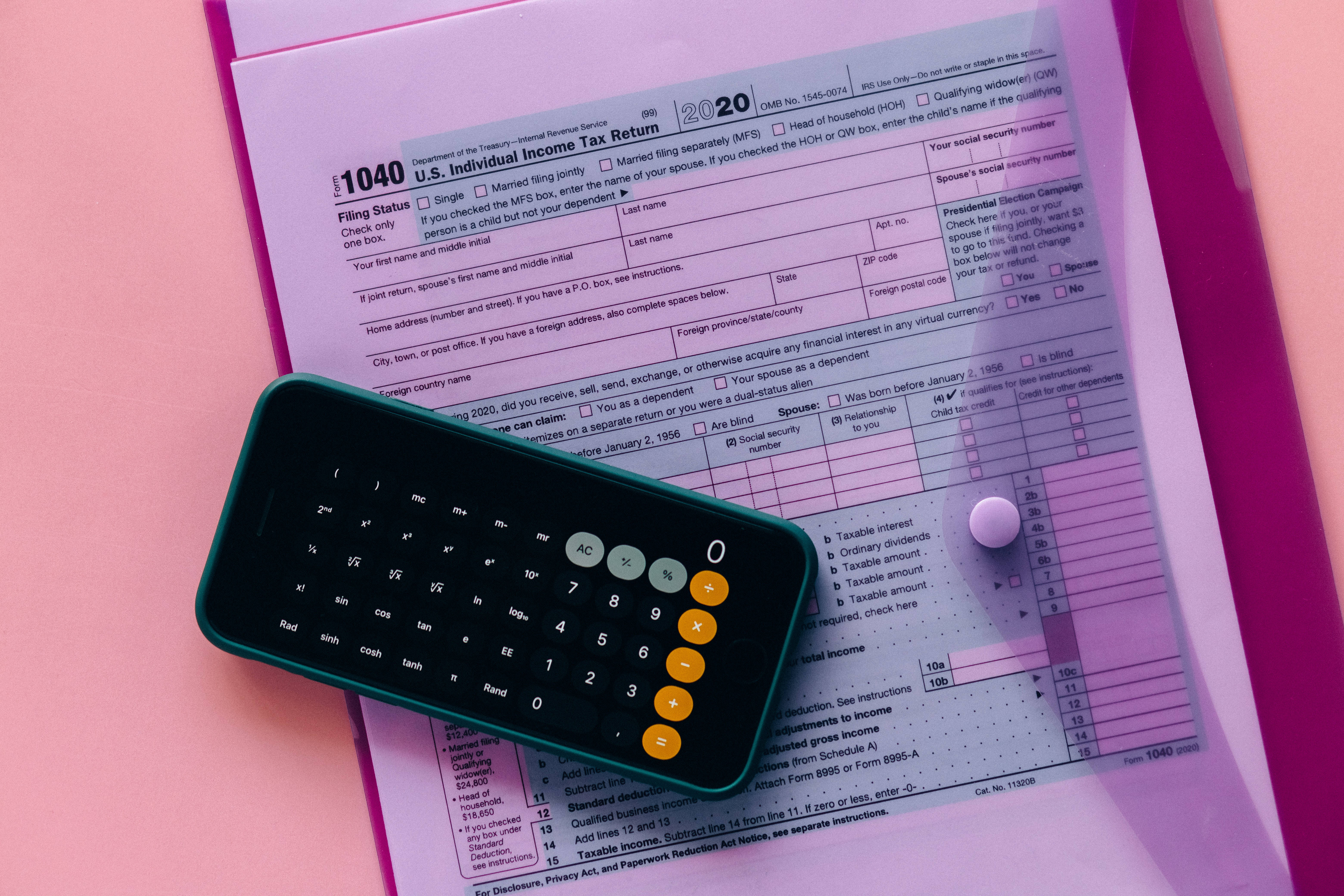 teal calculator, 2020 U.S. Individual Income Tax Return form, pink folder, 5K Desktop Wallpaper