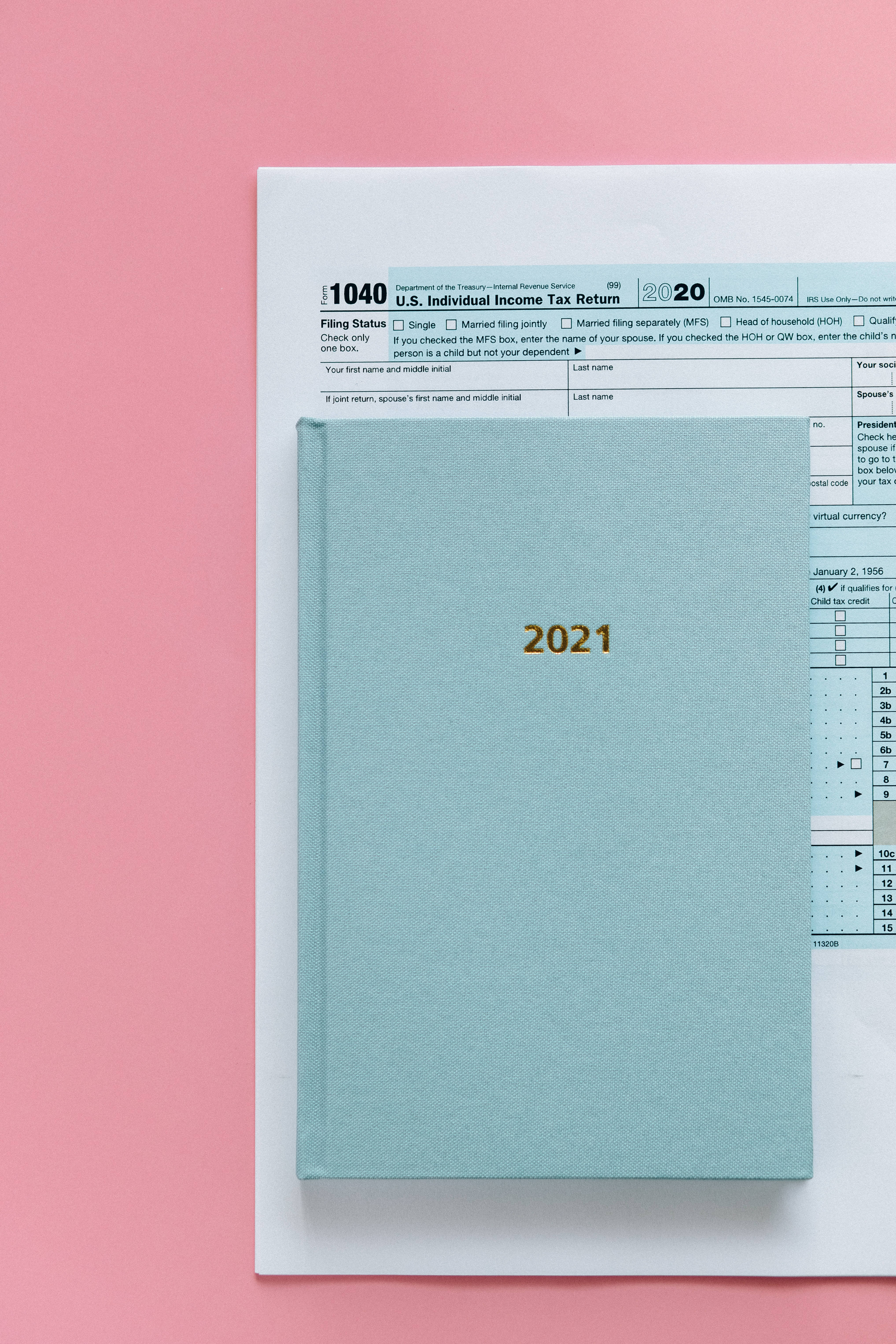 2021 tax folder, 2020 U.S. Individual Income Tax Return form, soft pink background, 5K Phone Wallpaper