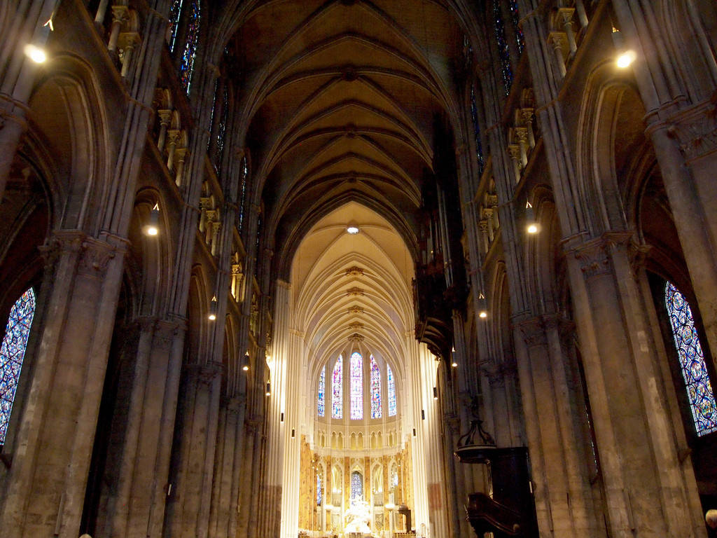 Chartres Cathedral, stone vaulted ceilings, stained glass windows, SD Desktop Wallpaper
