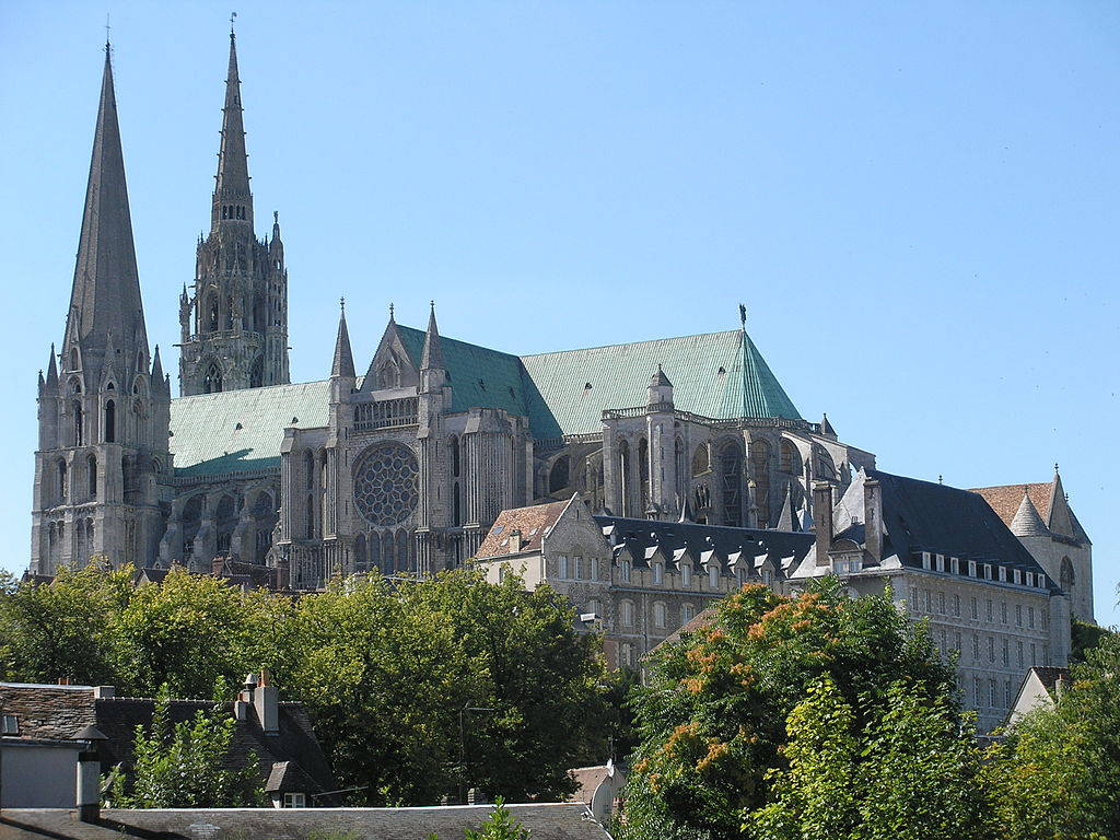 Chartres Cathedral, twin spires, green roof, SD Desktop Wallpaper