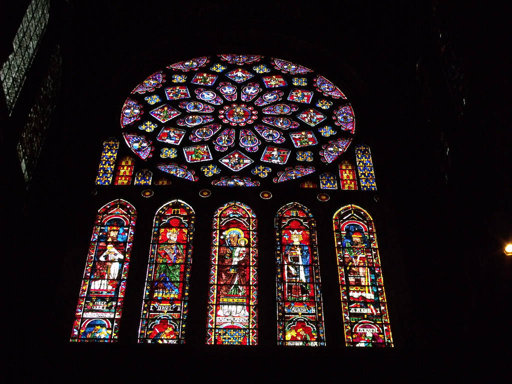 Chartres Cathedral, stained glass rose window, lancet windows, SD Desktop Wallpaper