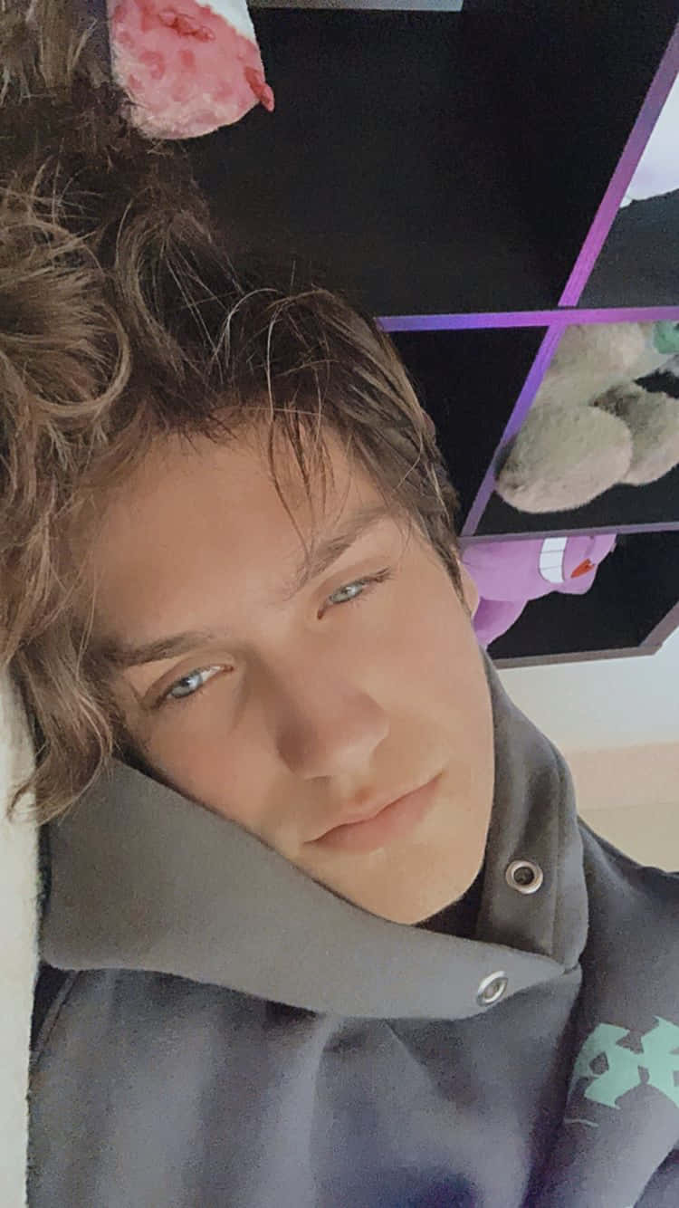 Chase Hudson, gray hoodie, bed selfie, HD Phone Wallpaper