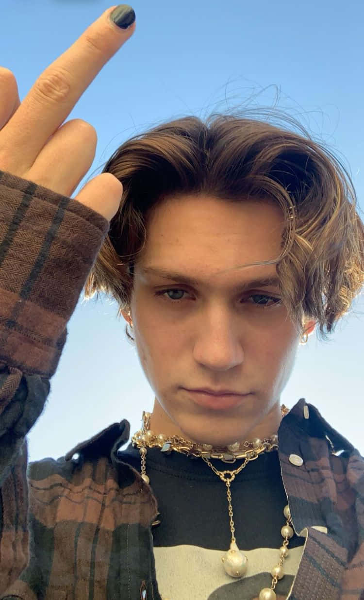 Chase Hudson, wavy brown hair, dark nail polish, SD Phone Wallpaper